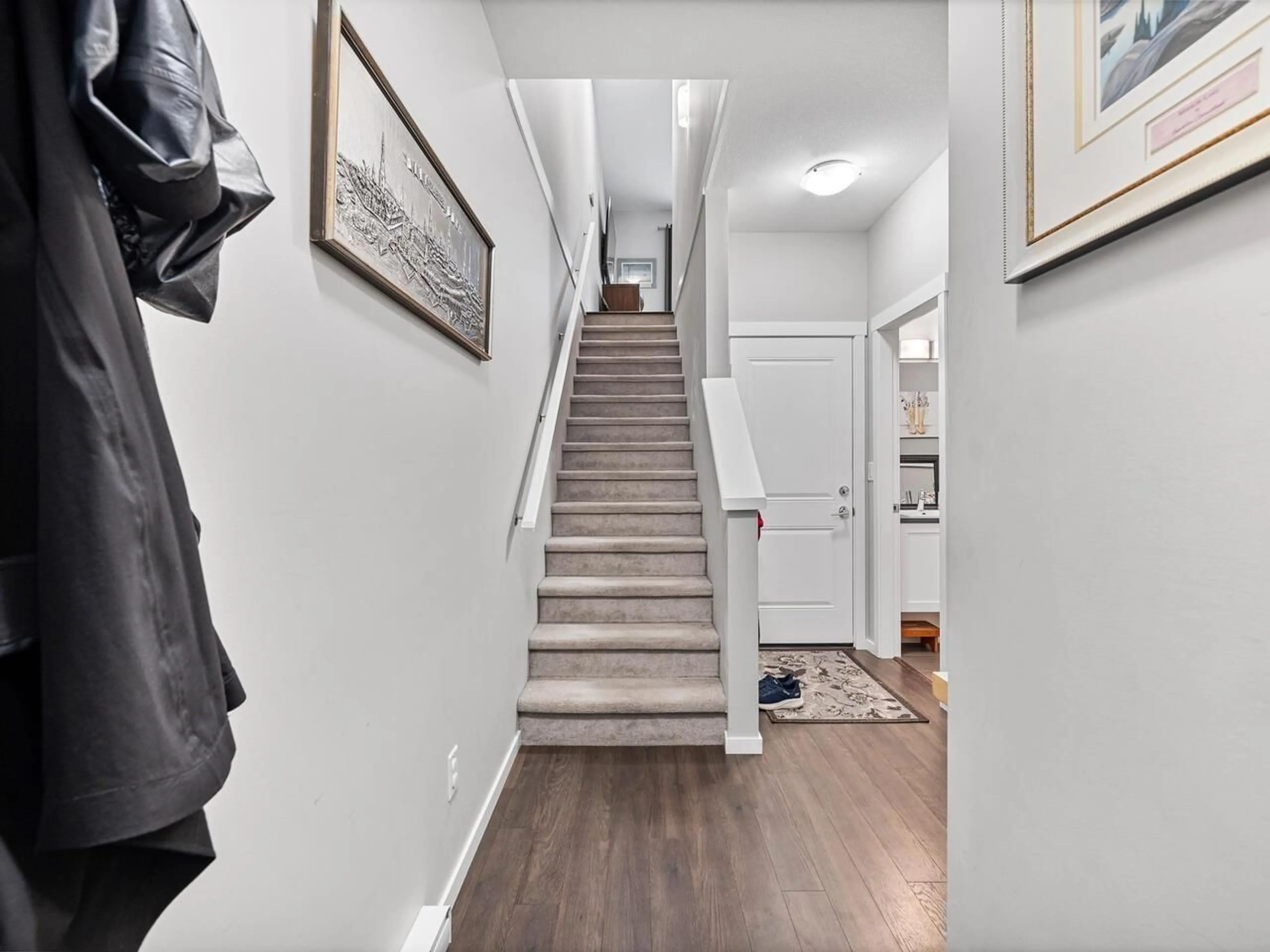 Indoor entryway for 16 - 277 171 STREET, Surrey British Columbia V3Z9P4