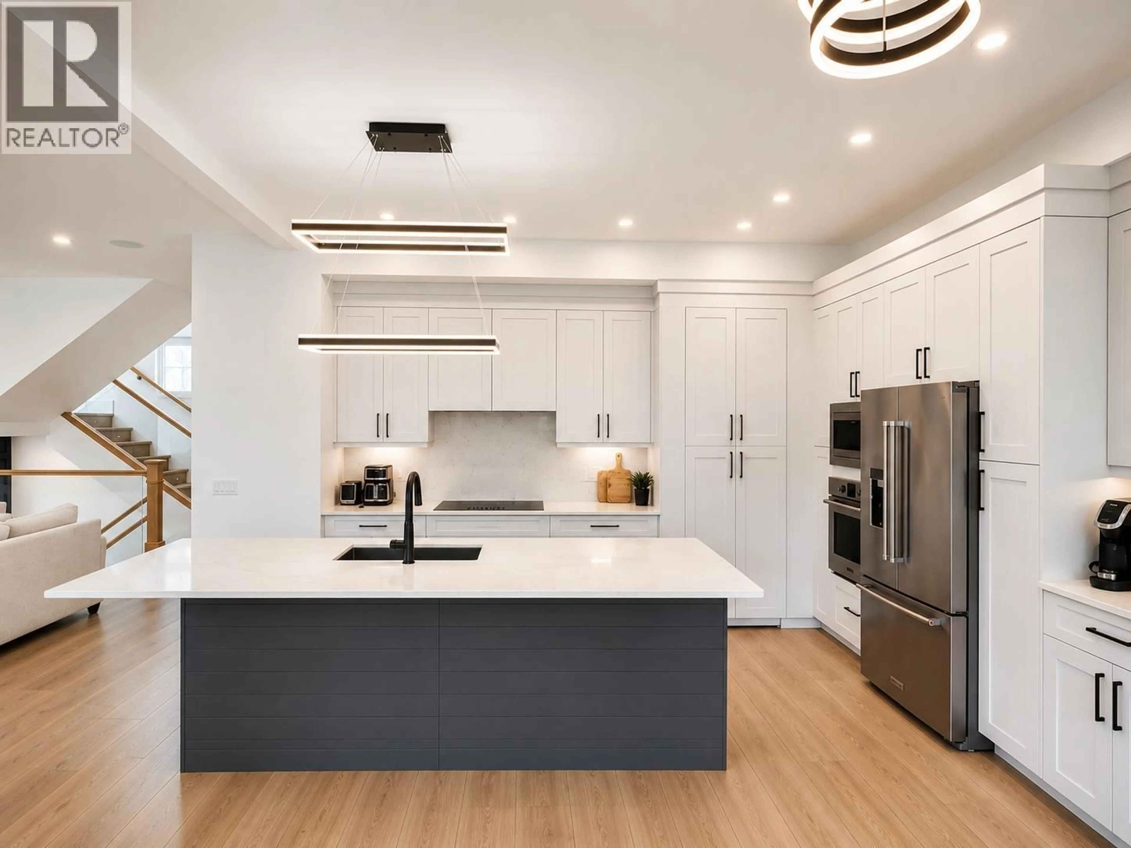 Contemporary kitchen, unknown for 2485 ROWE STREET, Prince George British Columbia V2N0B9