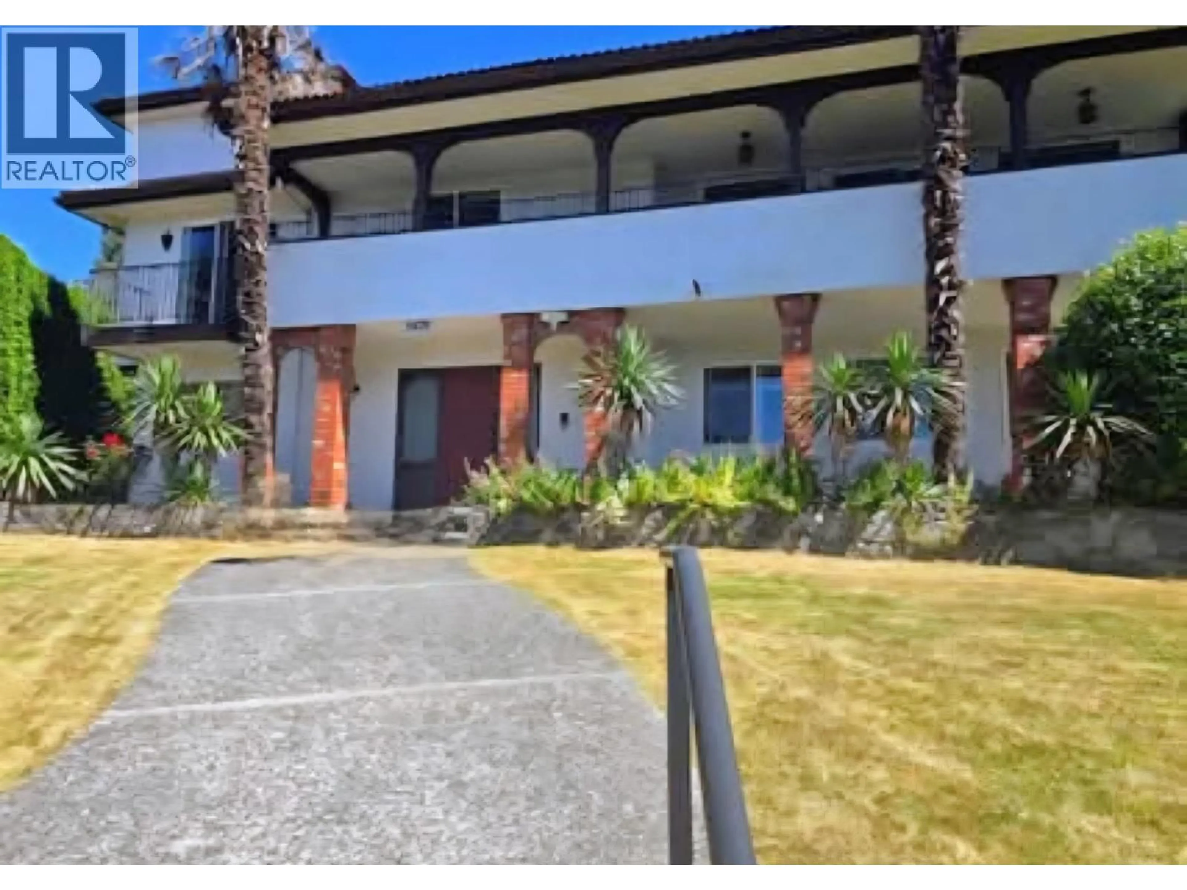 A pic from outside/outdoor area/front of a property/back of a property/a pic from drone, street for 5478 HEATHDALE COURT, Burnaby British Columbia V5B2H7