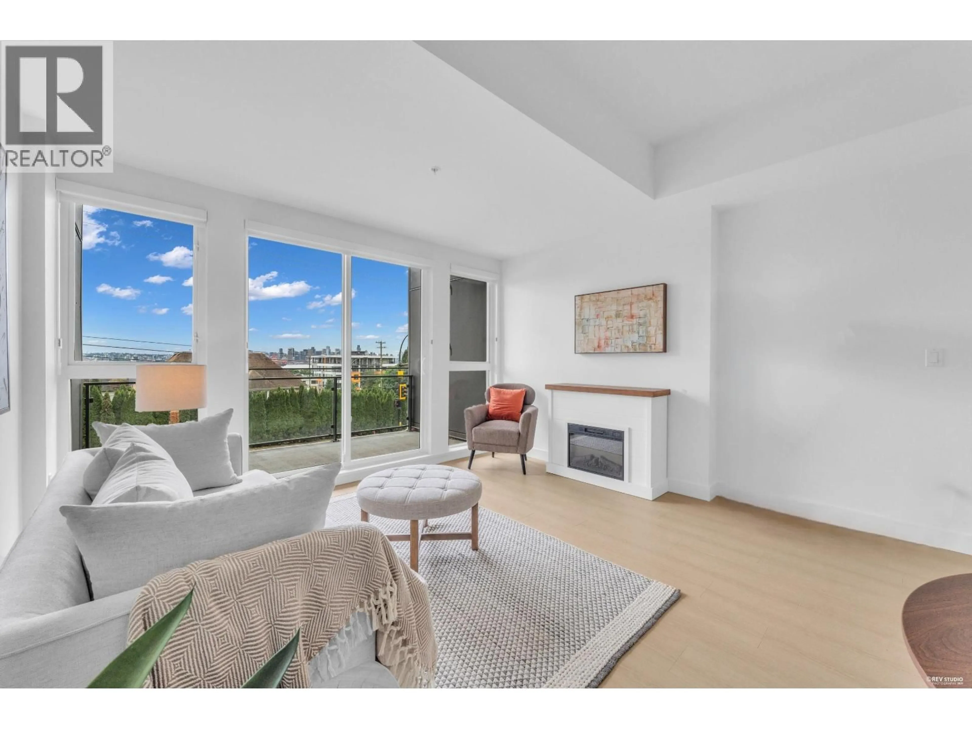 Living room with furniture, unknown for 103/203 - 422 3RD STREET, North Vancouver British Columbia V7L0K1