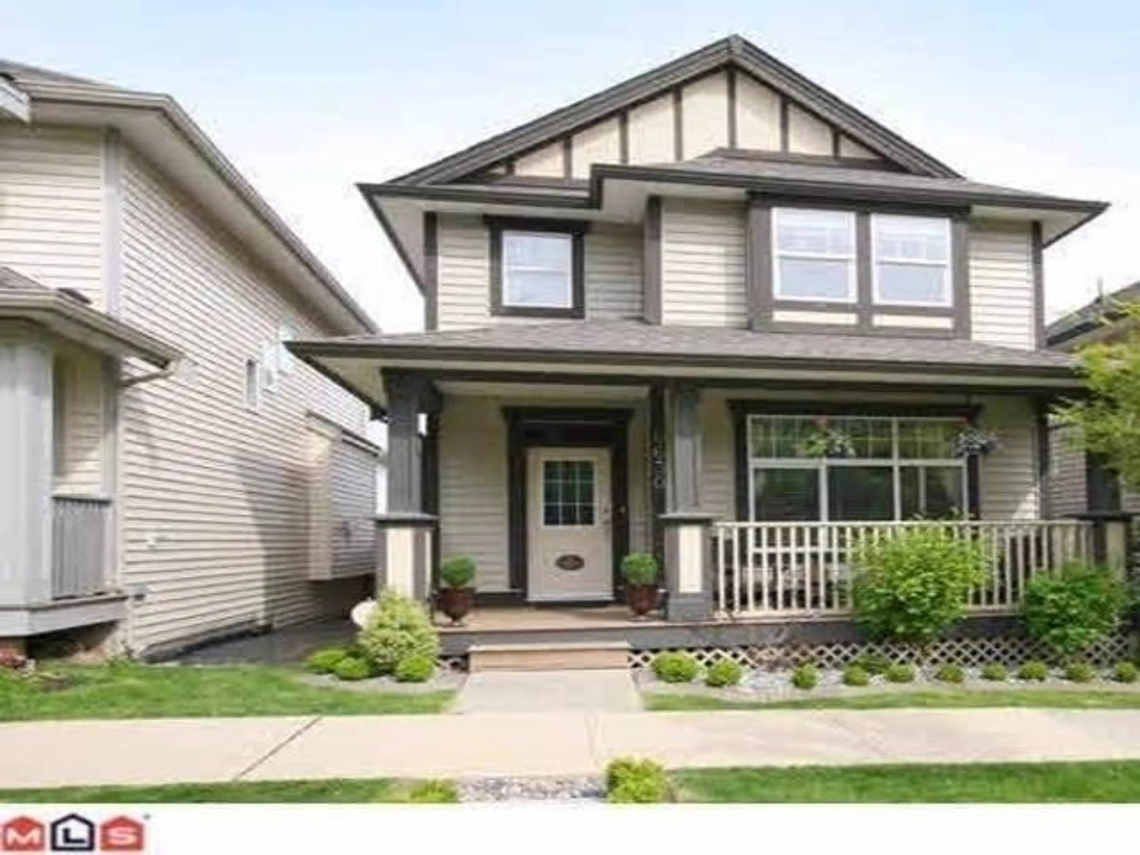 Home with vinyl exterior material, street for 6630 192 STREET, Surrey British Columbia V4N0B9