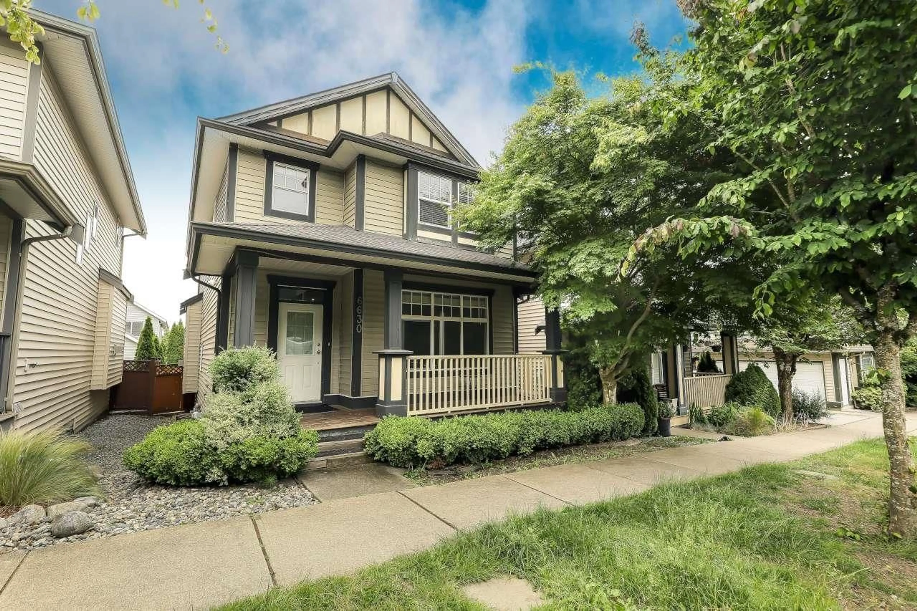 Home with vinyl exterior material, street for 6630 192 STREET, Surrey British Columbia V4N0B9