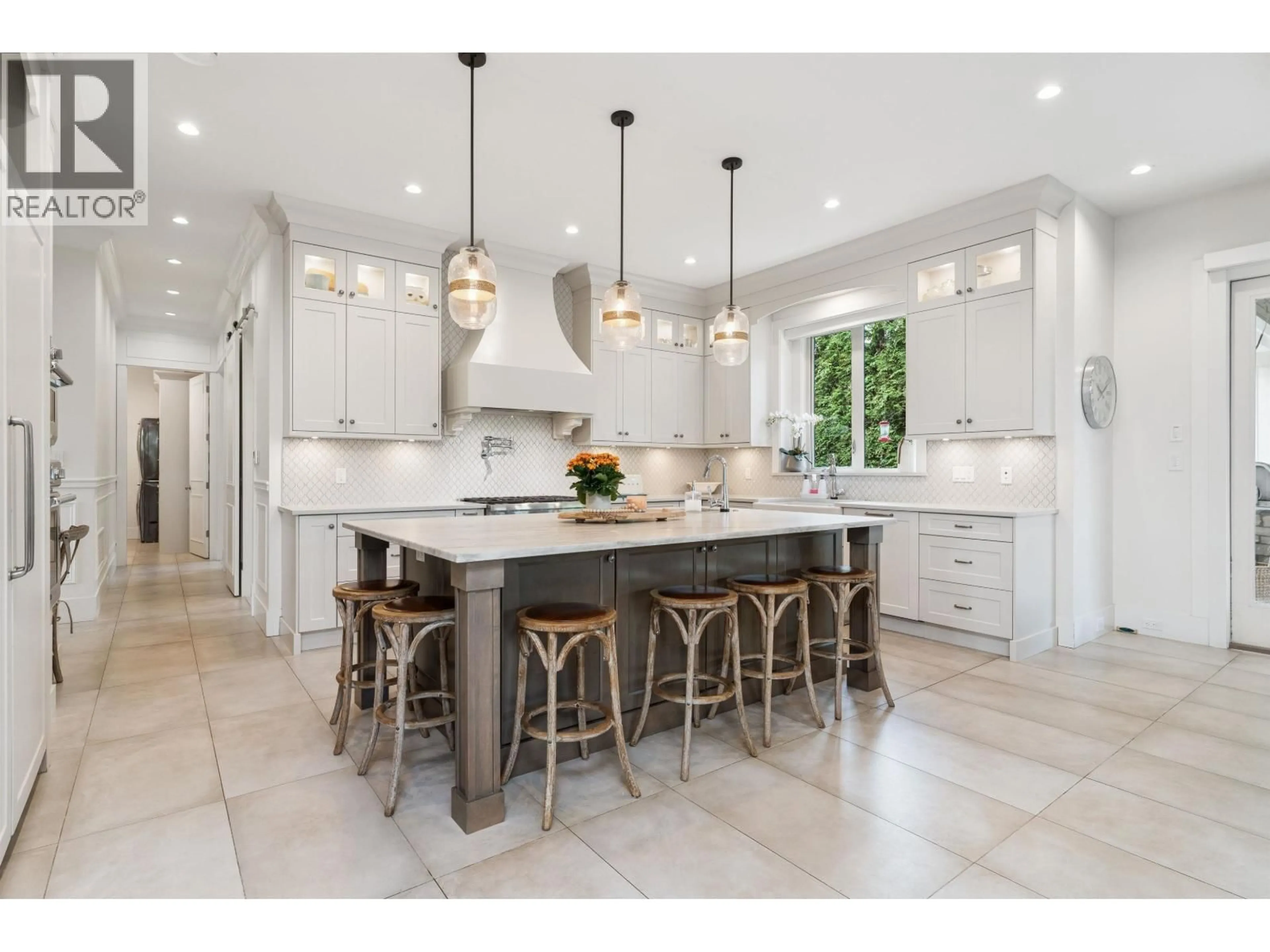 Open concept kitchen, ceramic/tile floor for 7863 WALMSLEY COURT, Burnaby British Columbia V5E3X3