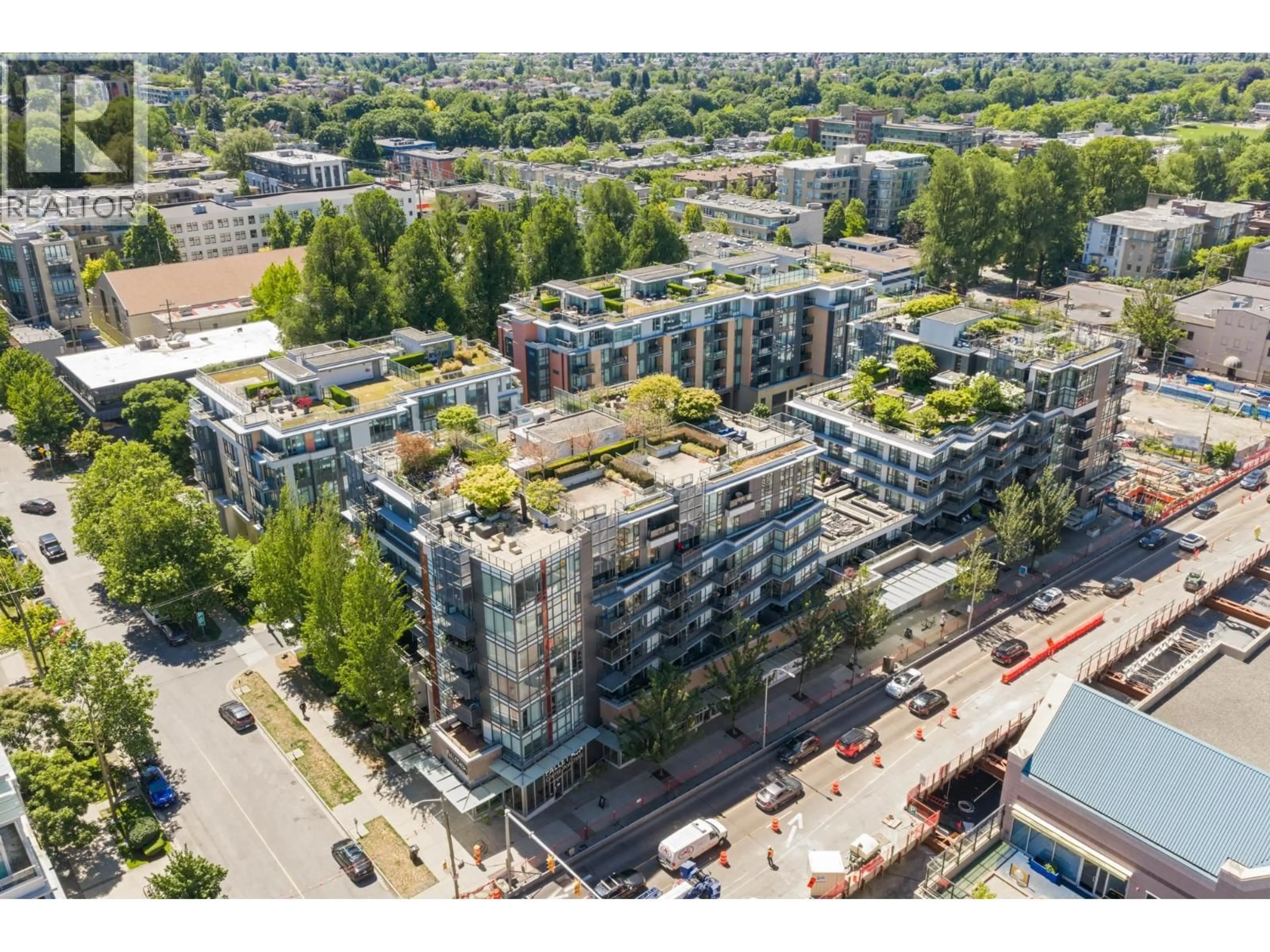 A pic from outside/outdoor area/front of a property/back of a property/a pic from drone, unknown for 302 - 2507 MAPLE STREET, Vancouver British Columbia V6J0E1