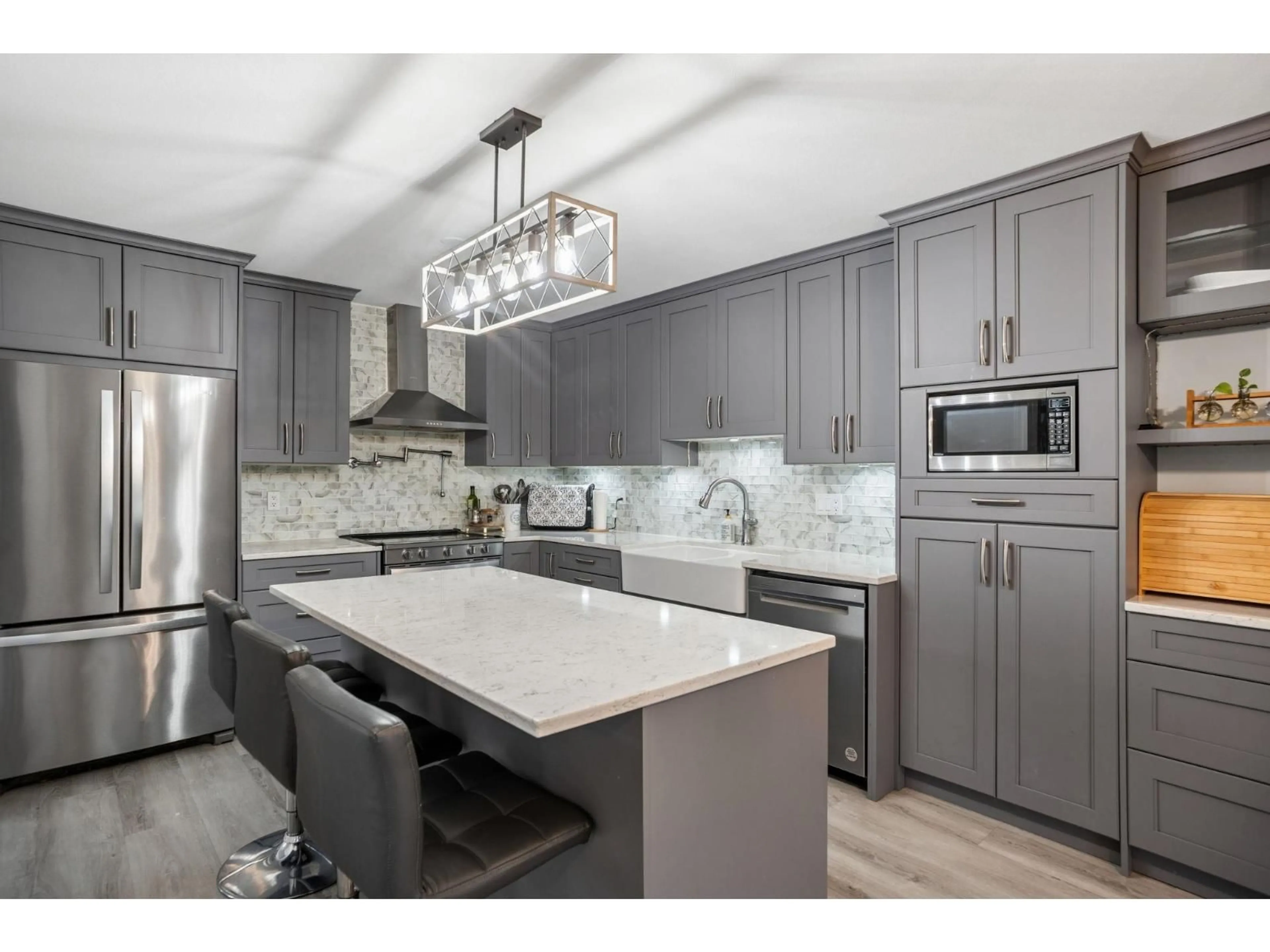 Open concept kitchen, ceramic/tile floor for 2 - 4740 221 STREET, Langley British Columbia V3H4W8