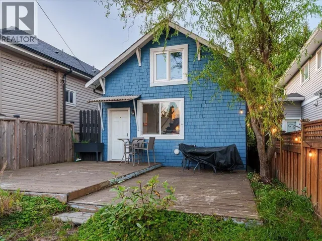 1016 TENTH AVENUE, New Westminster 3