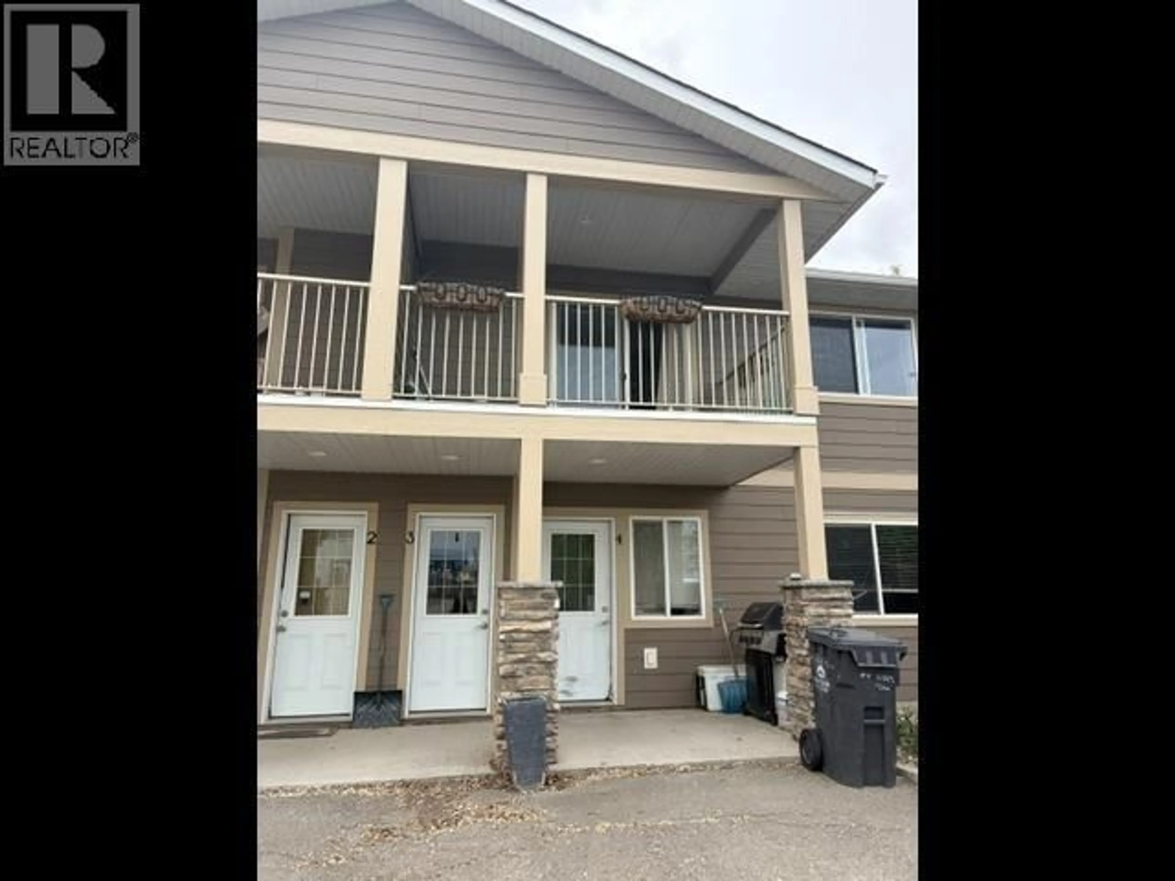 Patio, water/lake/river/ocean view for 3 - 10223 98 AVENUE, Fort St. John British Columbia V1J0B1