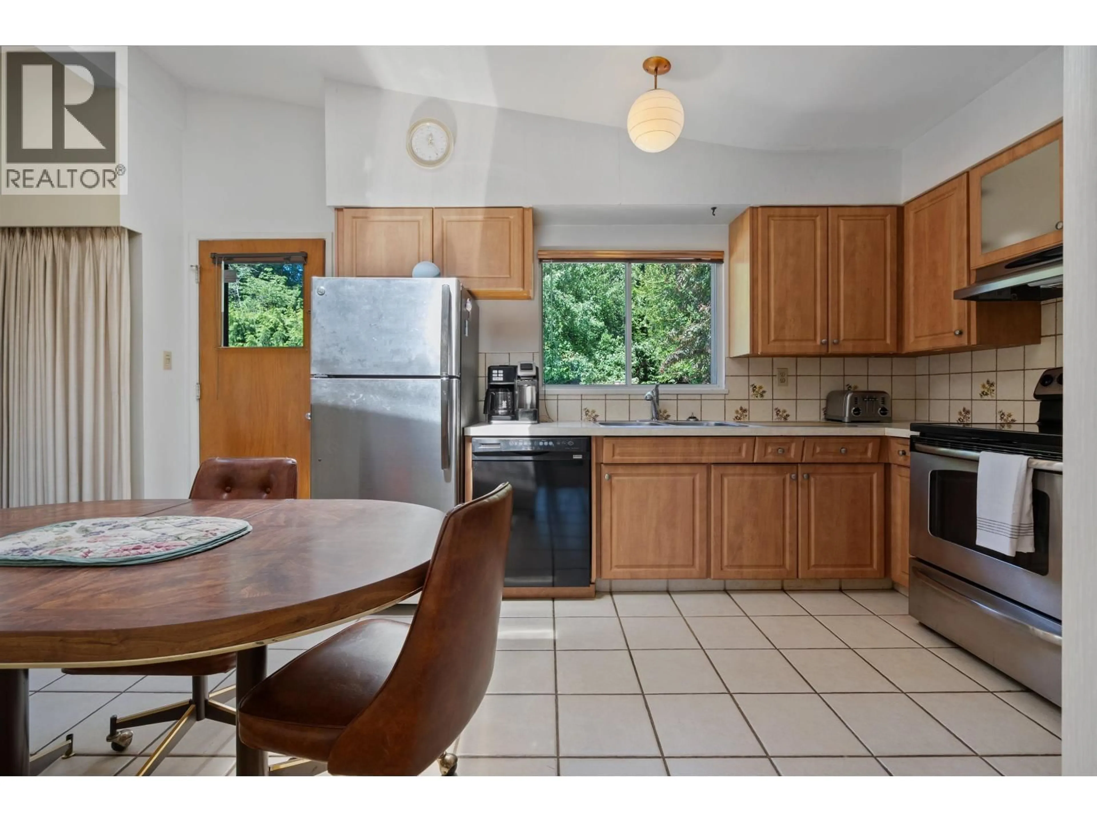 Standard kitchen, ceramic/tile floor for 697 PLYMOUTH DRIVE, North Vancouver British Columbia V7H2H5