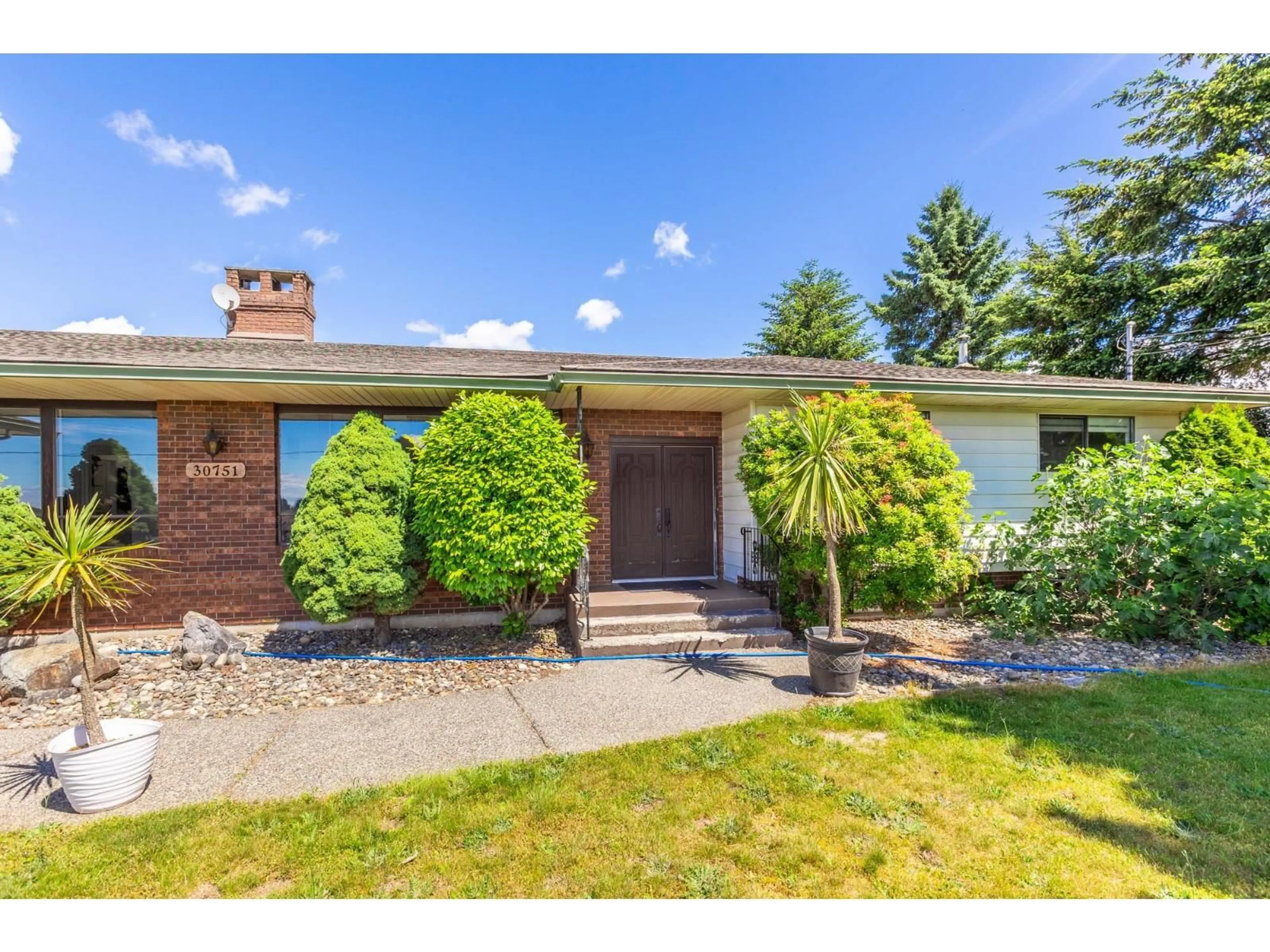 A pic from outside/outdoor area/front of a property/back of a property/a pic from drone, street for 30751 0 AVENUE, Abbotsford British Columbia V2T6B2