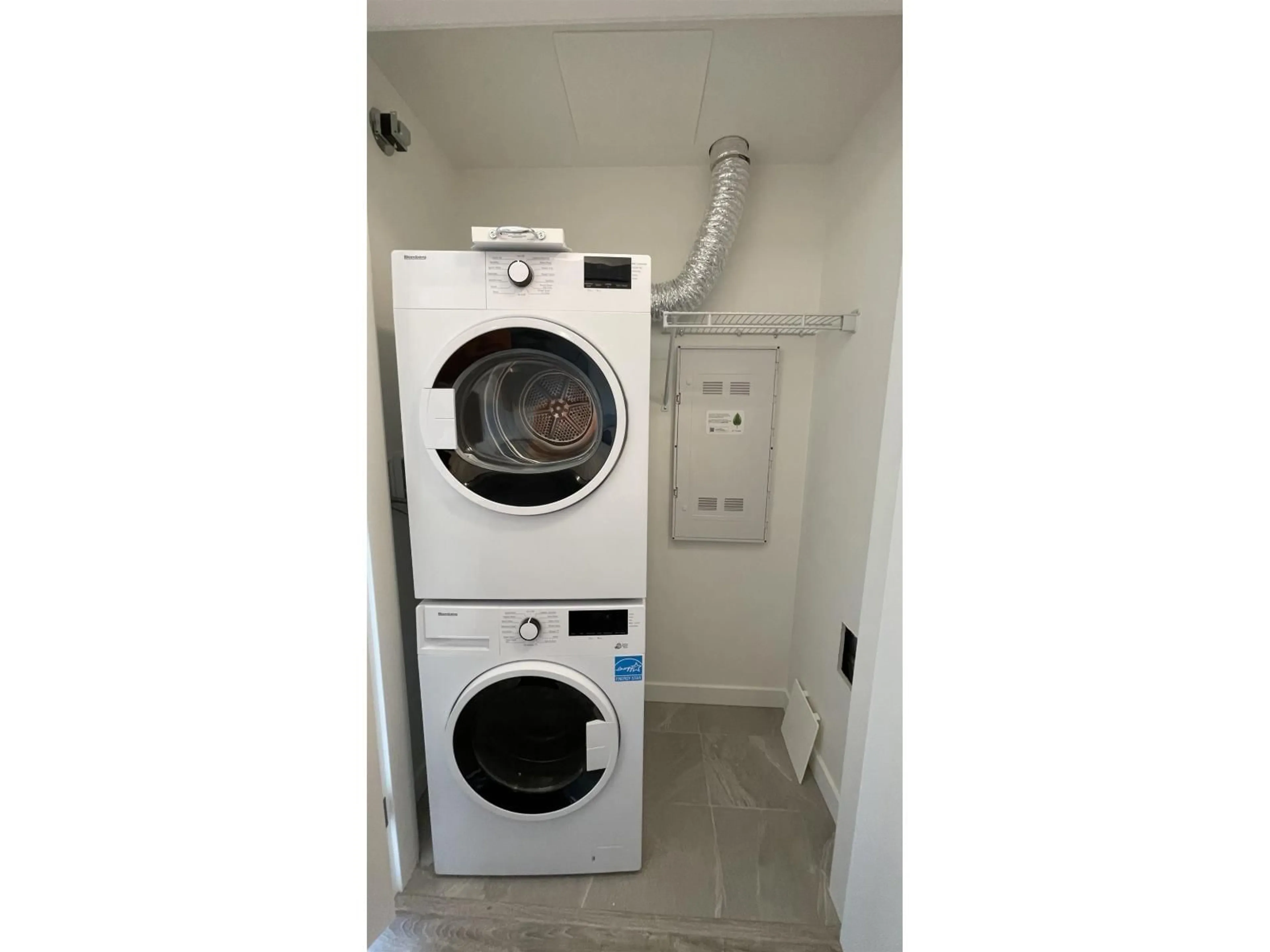 Laundry room for 2312 - 13350 CENTRAL AVENUE, Surrey British Columbia V3T0S1