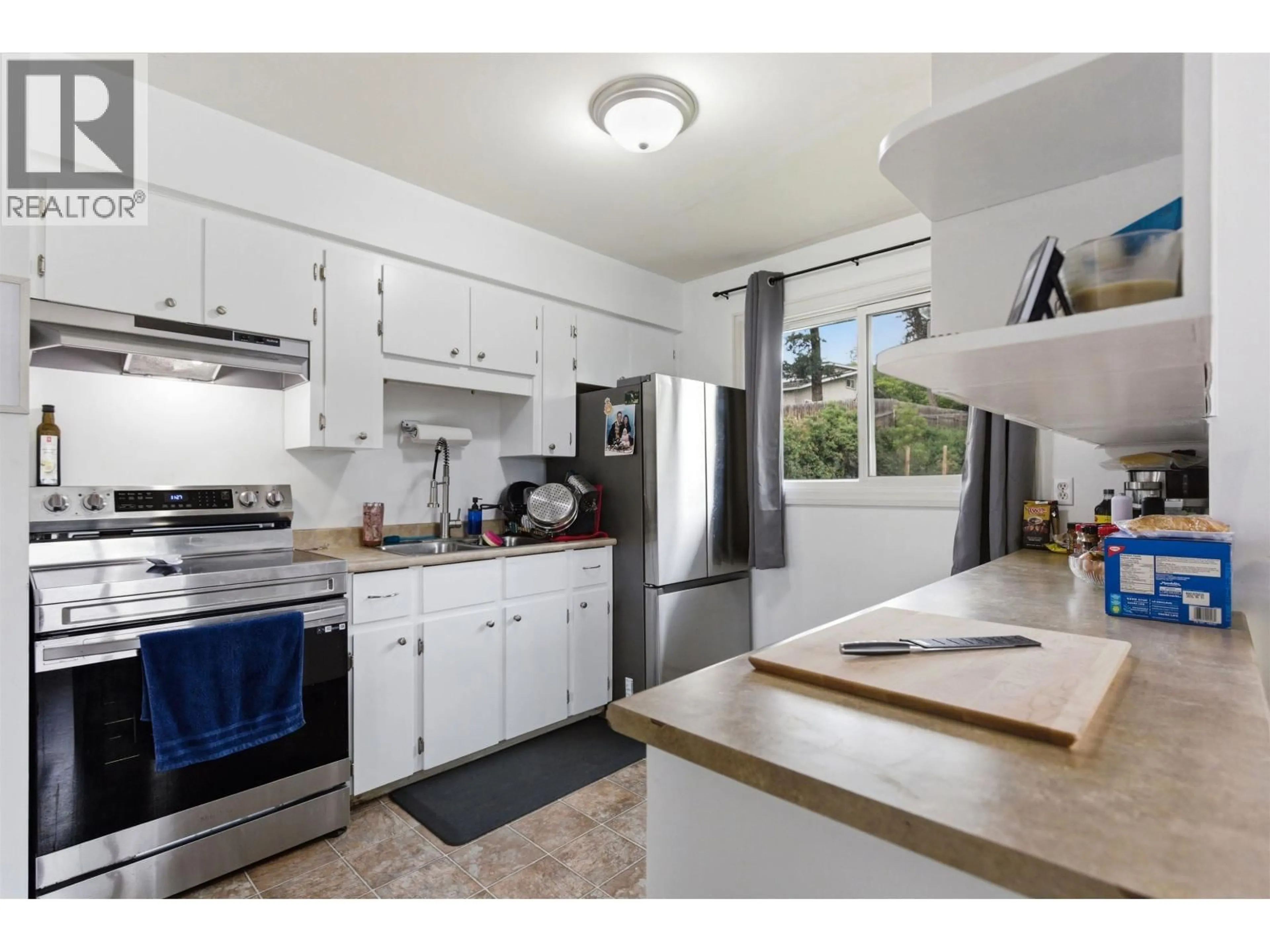 Standard kitchen, unknown for 1144 SECOND AVENUE, Williams Lake British Columbia V2G1X8