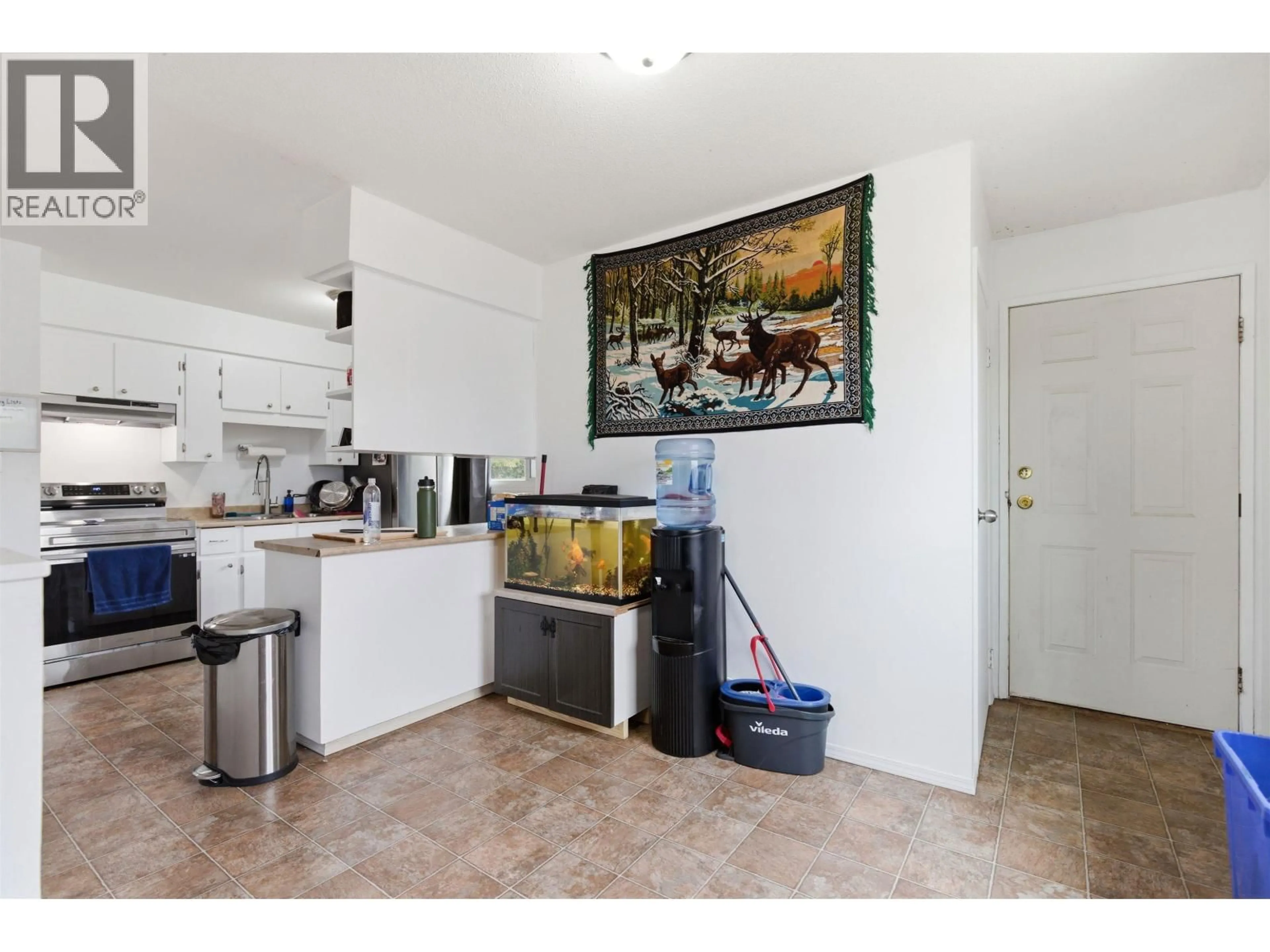 Standard kitchen, ceramic/tile floor for 1144 SECOND AVENUE, Williams Lake British Columbia V2G1X8