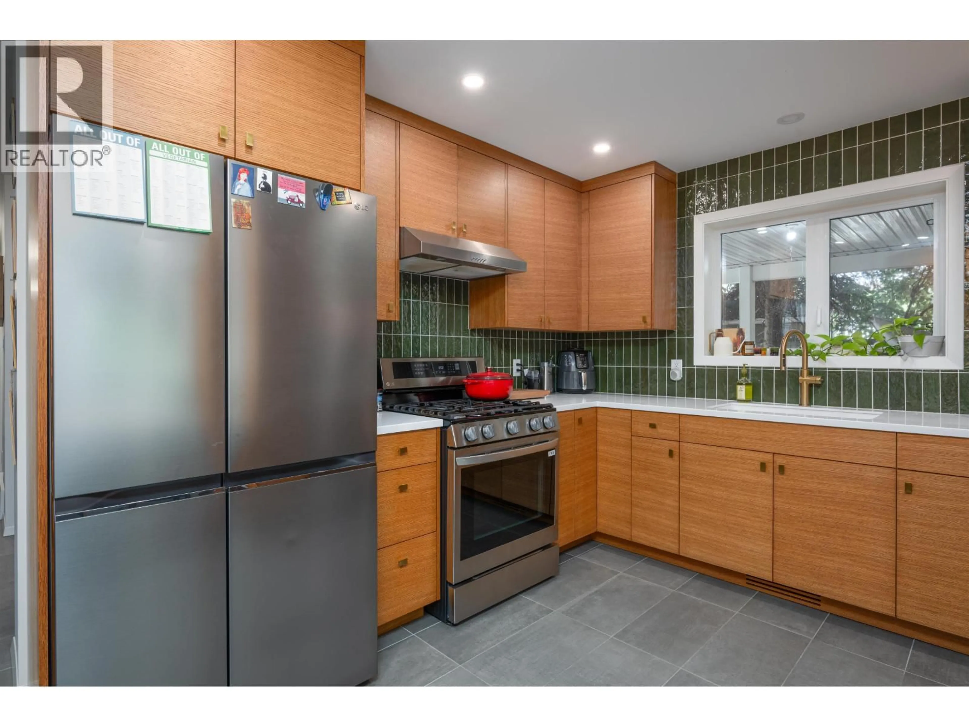 Standard kitchen, ceramic/tile floor for 1734 HARPER DRIVE, Prince George British Columbia V2M2Y8