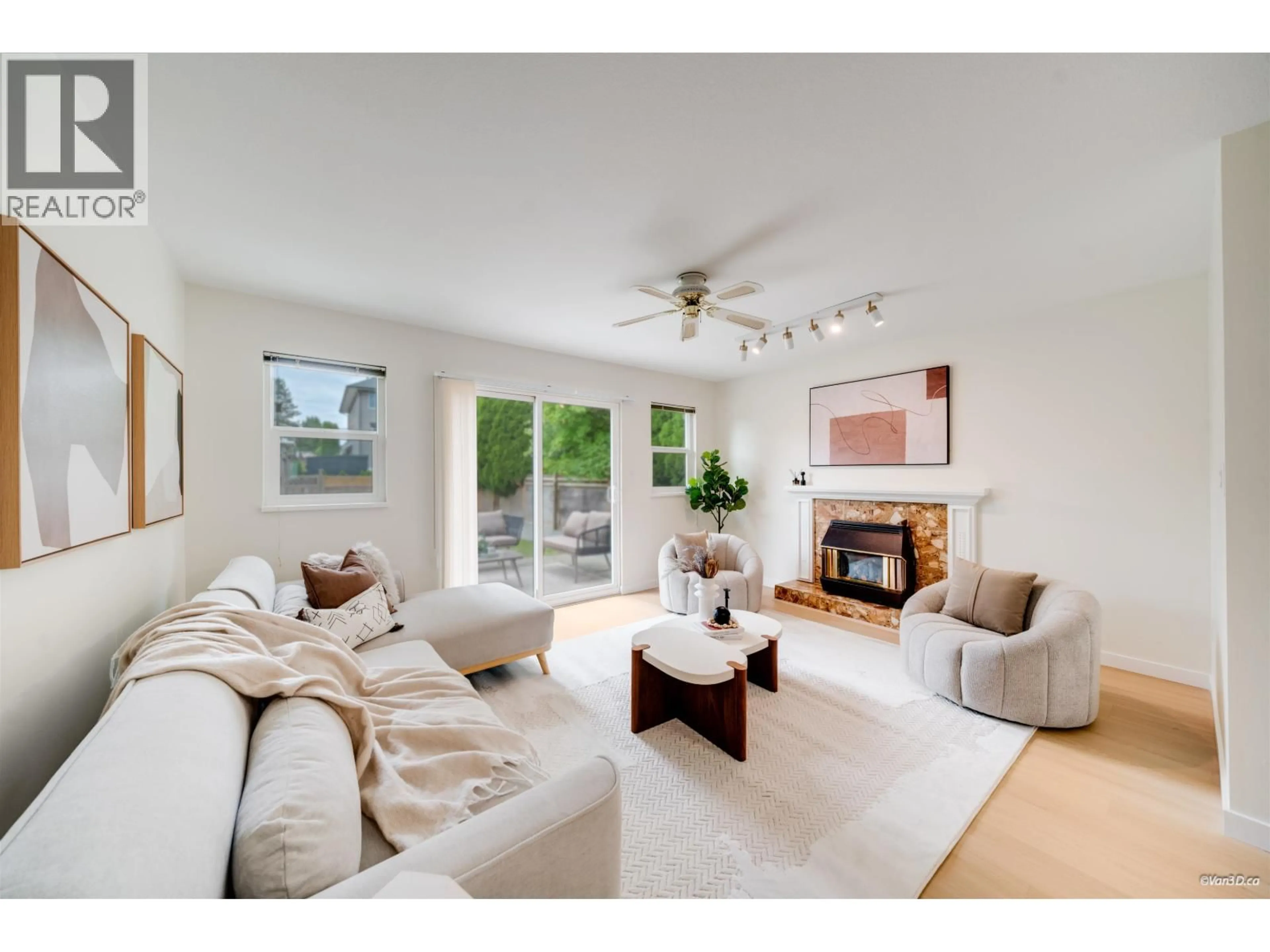 Living room with furniture, unknown for 12149 CHERRYWOOD DRIVE, Maple Ridge British Columbia V2X0B7