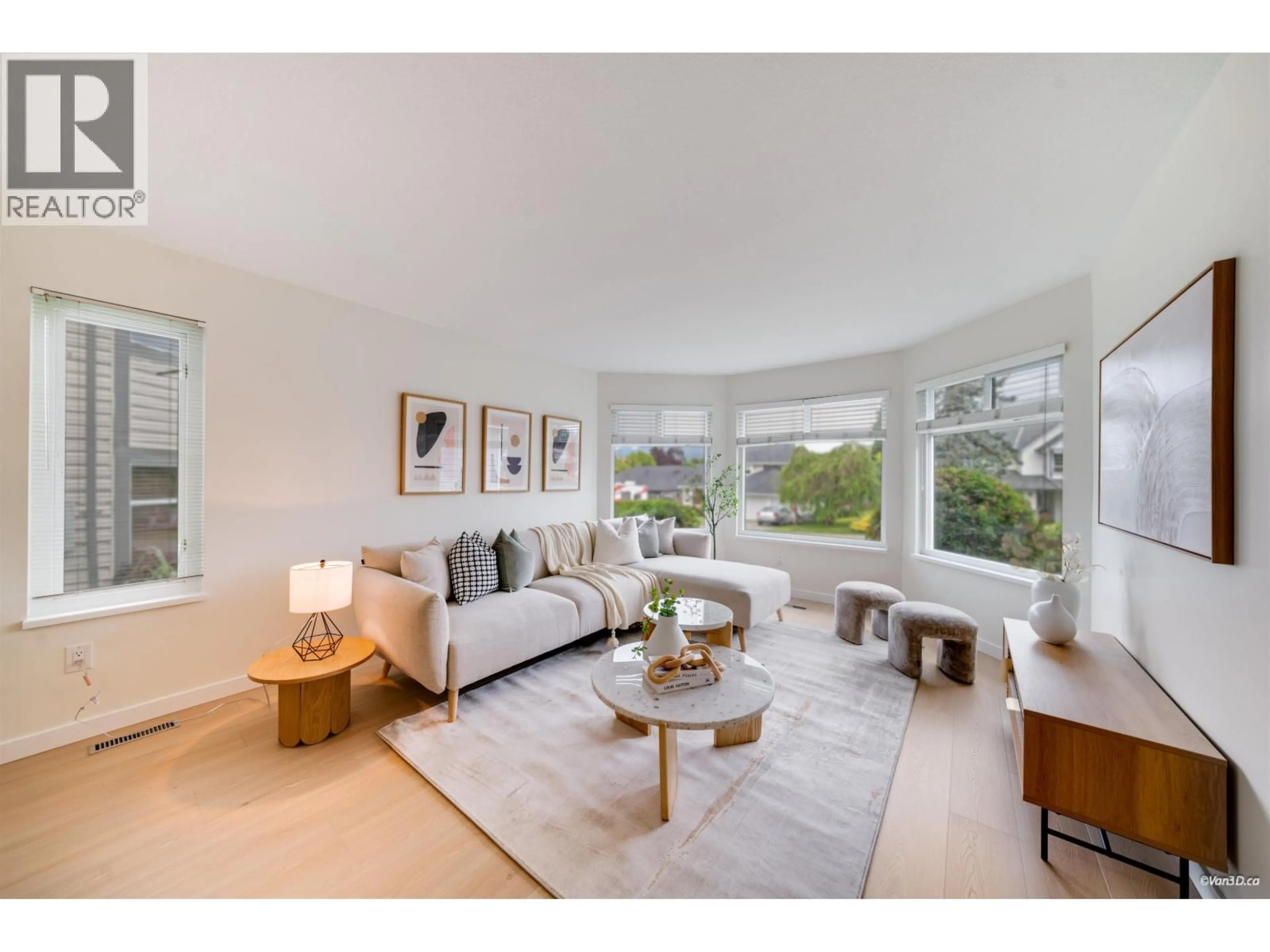 Living room with furniture, unknown for 12149 CHERRYWOOD DRIVE, Maple Ridge British Columbia V2X0B7