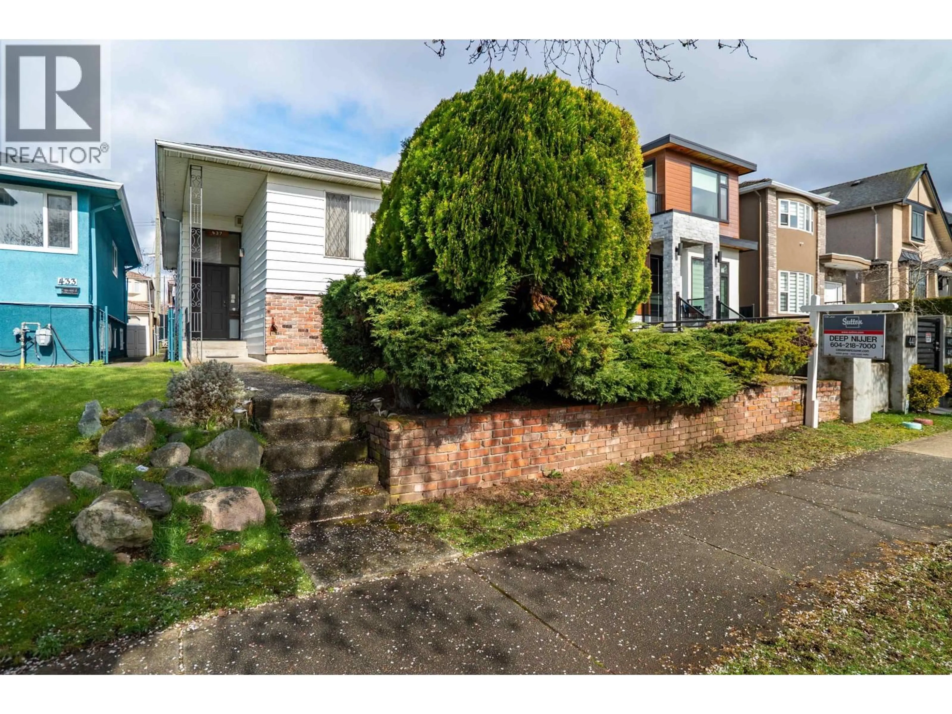Home with brick exterior material, street for 437 55TH AVENUE, Vancouver British Columbia V5X1N3