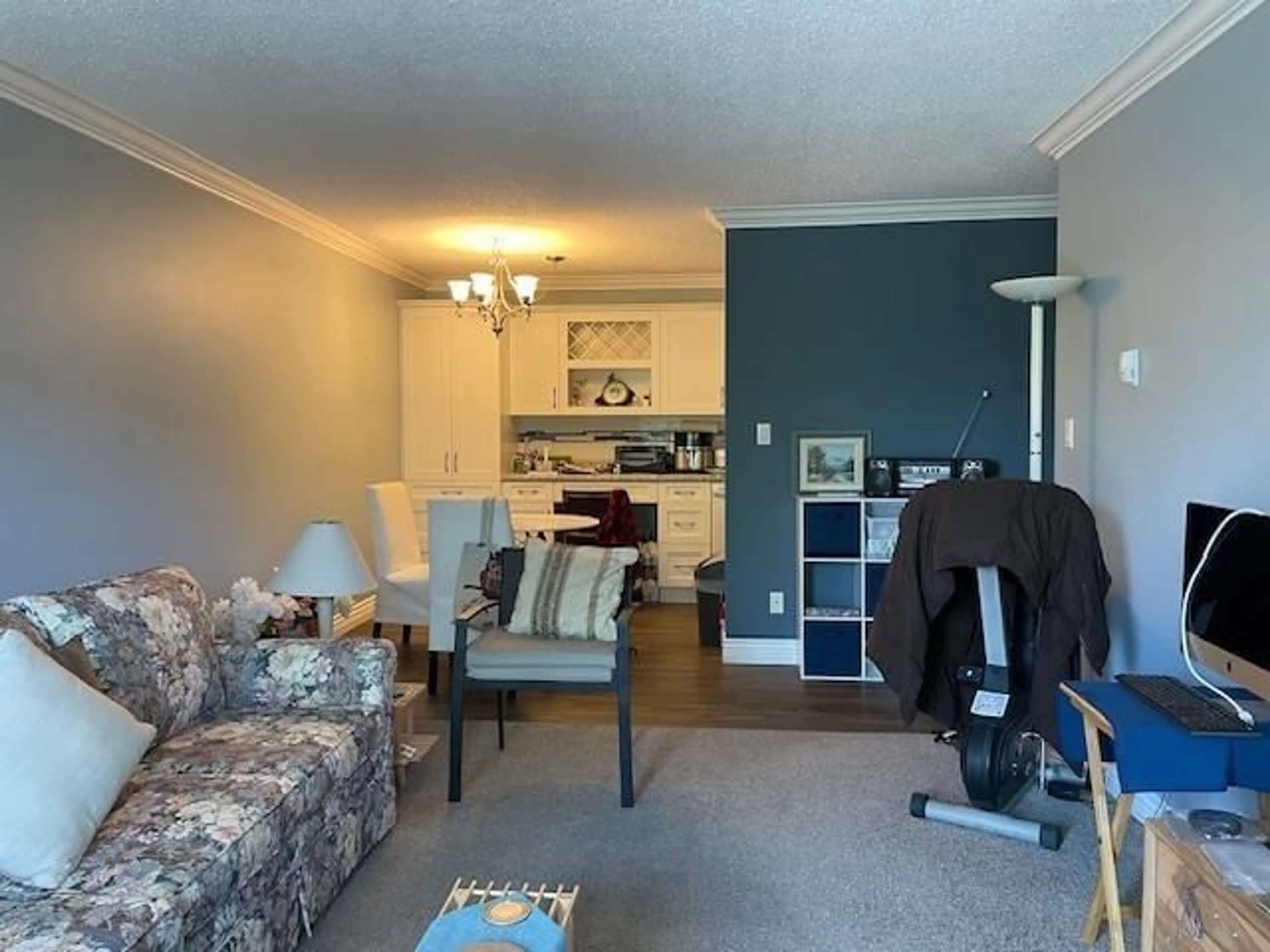 Living room with furniture, unknown for 202 - 9175 MARY STREET, Chilliwack British Columbia V2P4H7