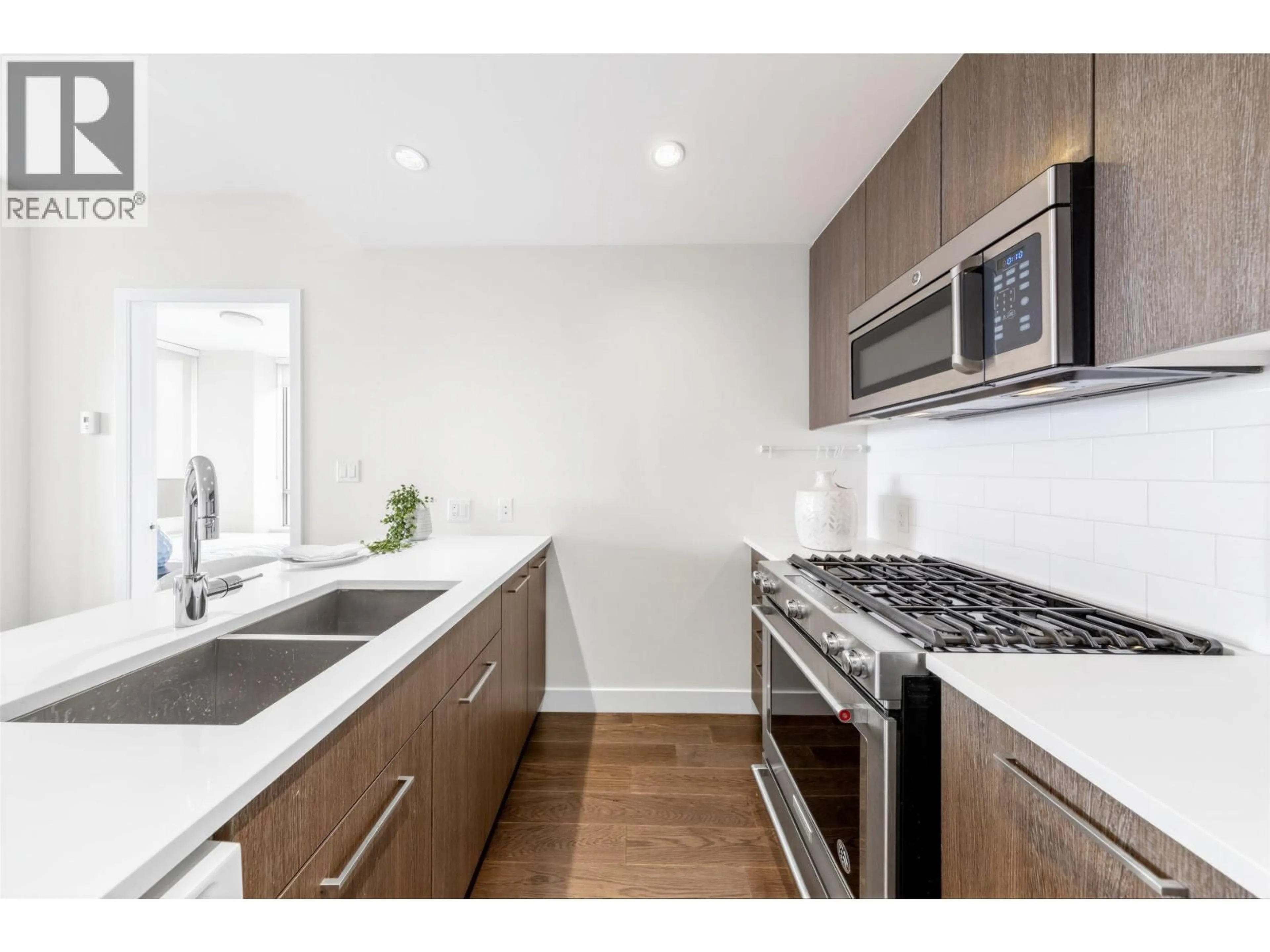 Unknown for 708 - 9060 UNIVERSITY CRESCENT, Burnaby British Columbia V5A0E1