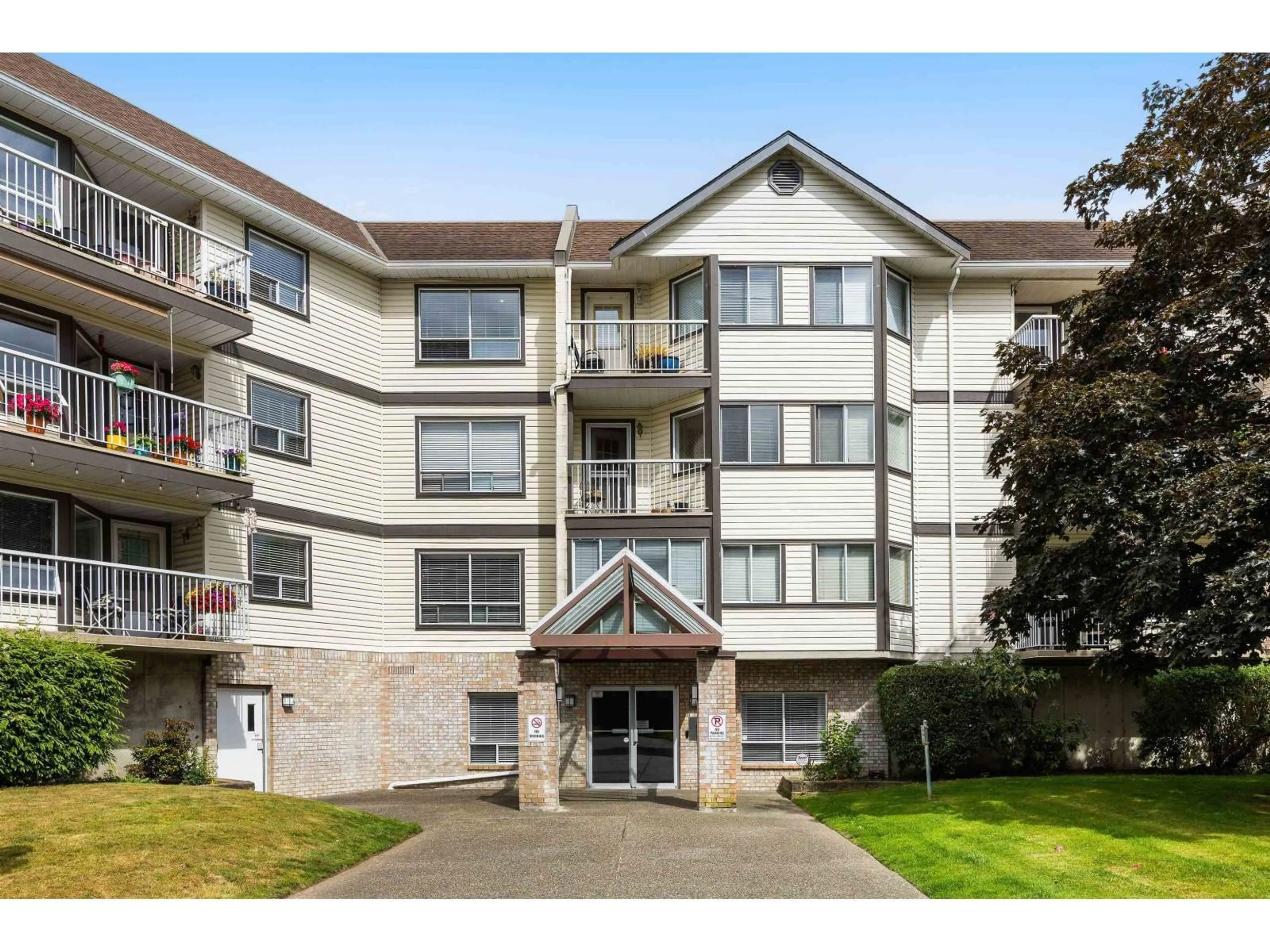 A pic from outside/outdoor area/front of a property/back of a property/a pic from drone, mountain view for 218 - 5710 201 STREET, Langley British Columbia V3A8A8