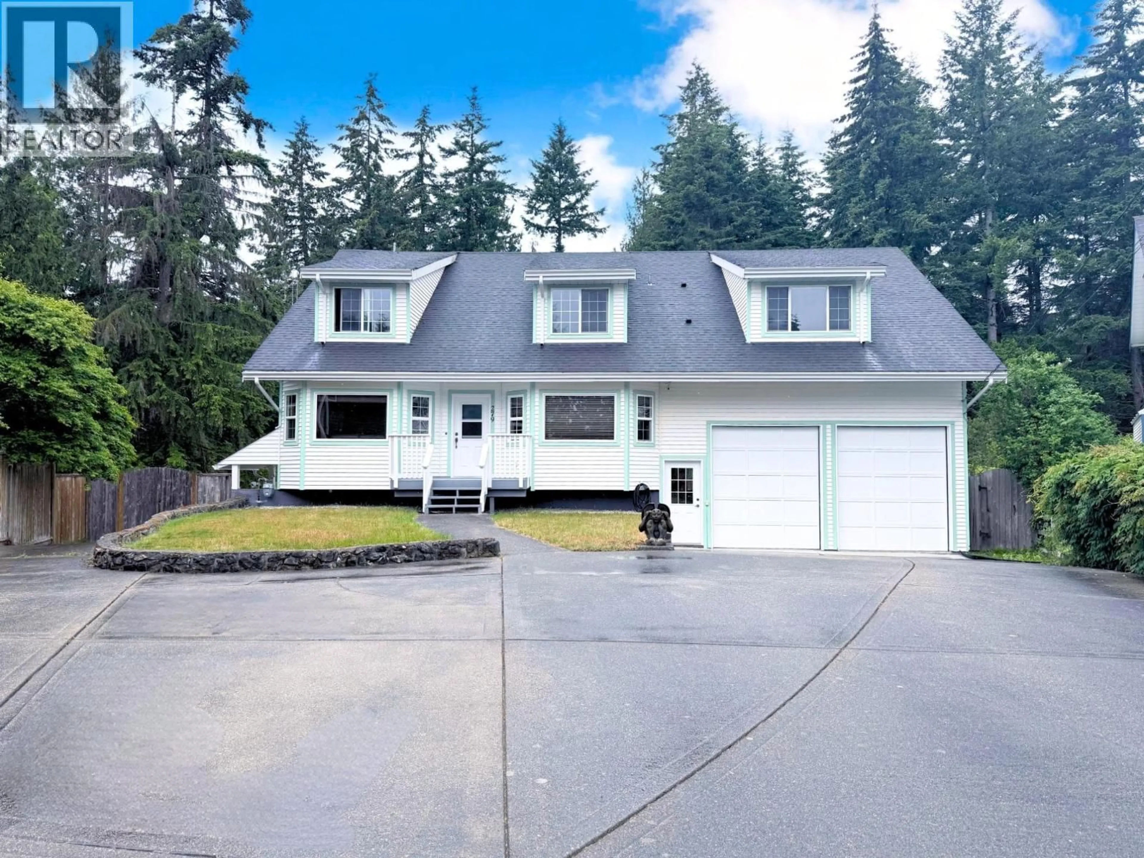 Home with vinyl exterior material, street for 279 LARK ROAD, Gibsons British Columbia V0N1V4