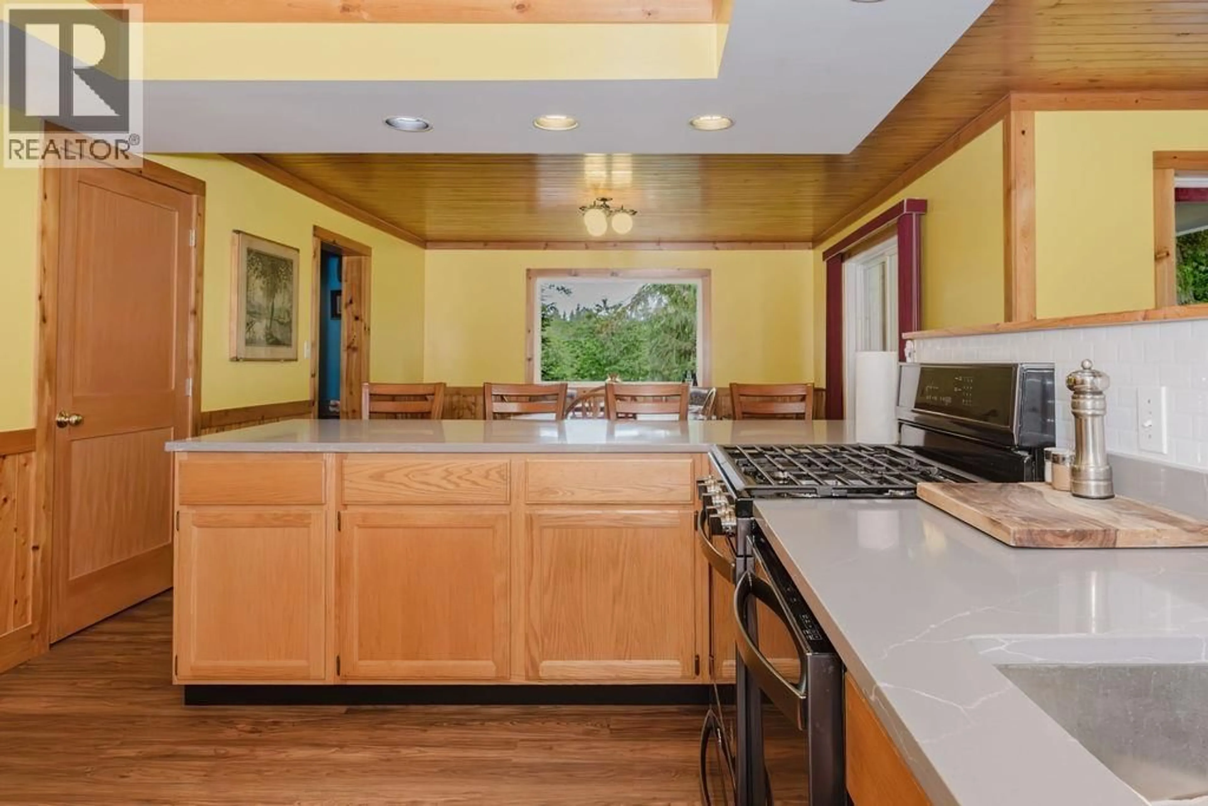 Open concept kitchen, unknown for 279 LARK ROAD, Gibsons British Columbia V0N1V4