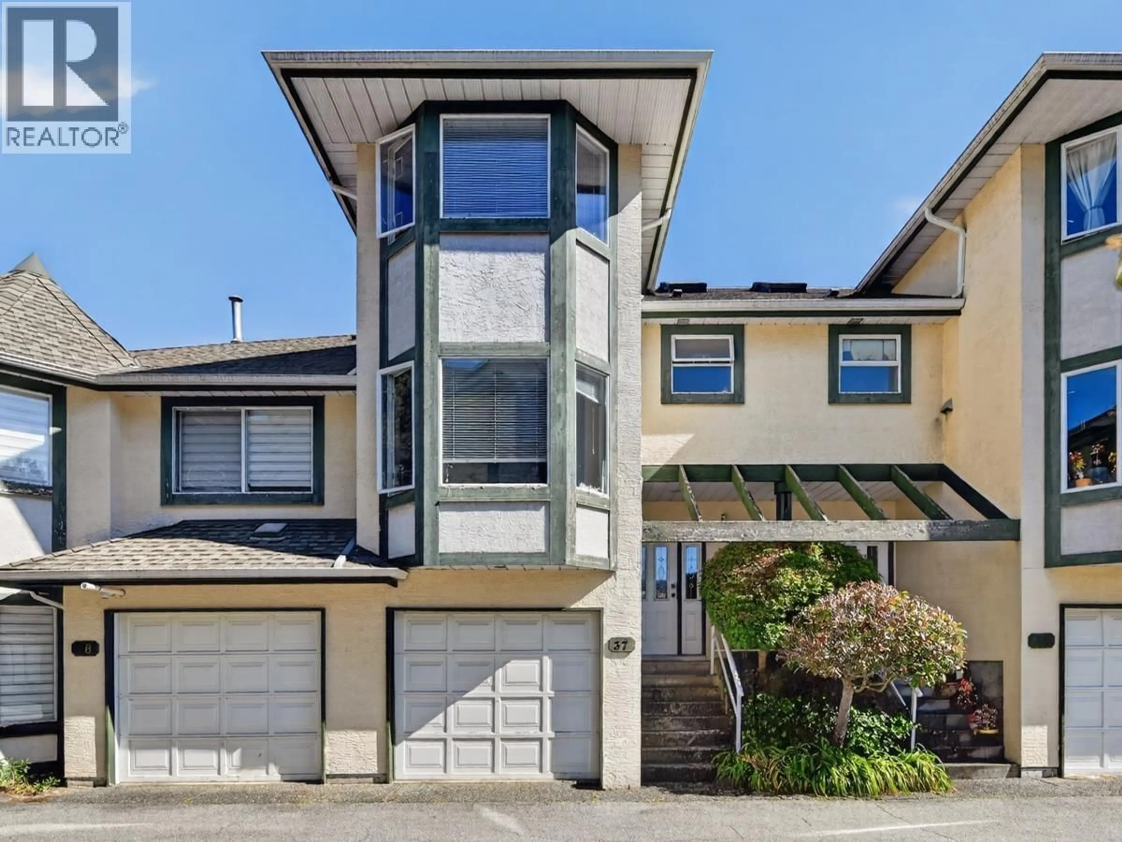 Home with vinyl exterior material, street for 37 - 8500 BENNETT ROAD, Richmond British Columbia V6Y1N7