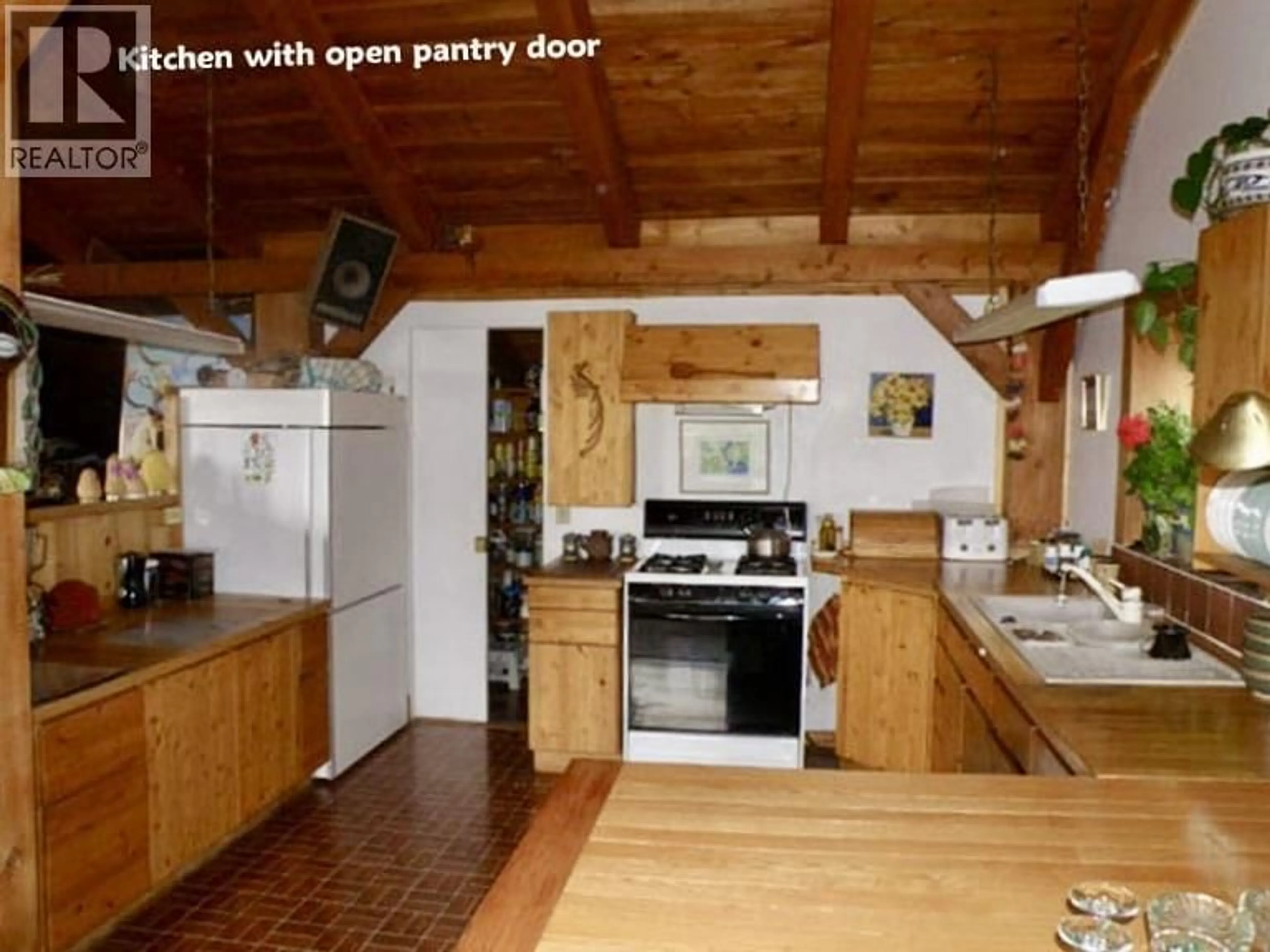 Open concept kitchen, unknown for 9000 TOTE ROAD, Williams Lake British Columbia V0L1C0