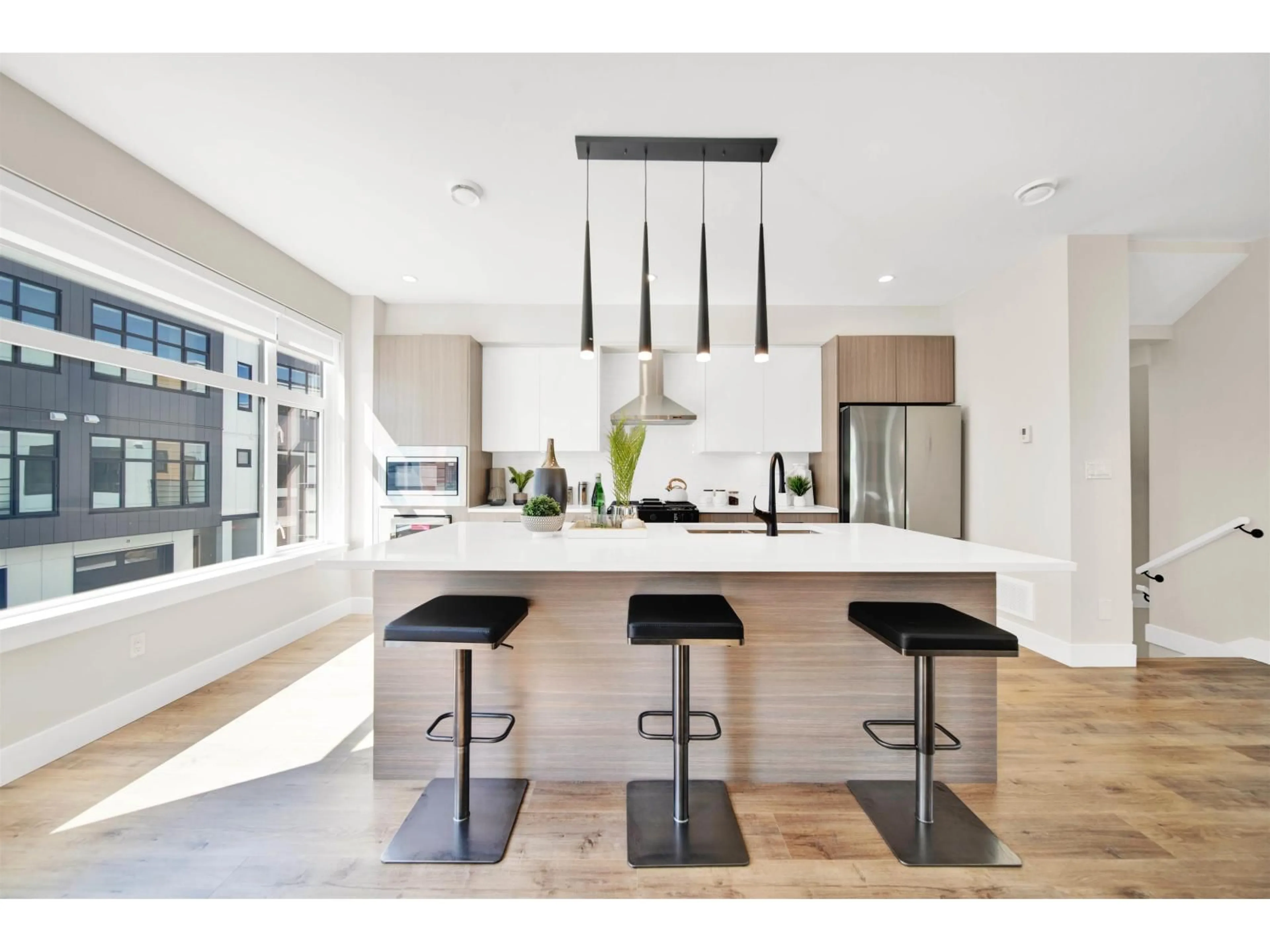 Contemporary kitchen, unknown for 102 - 163 175A STREET, Surrey British Columbia V3Z1L1