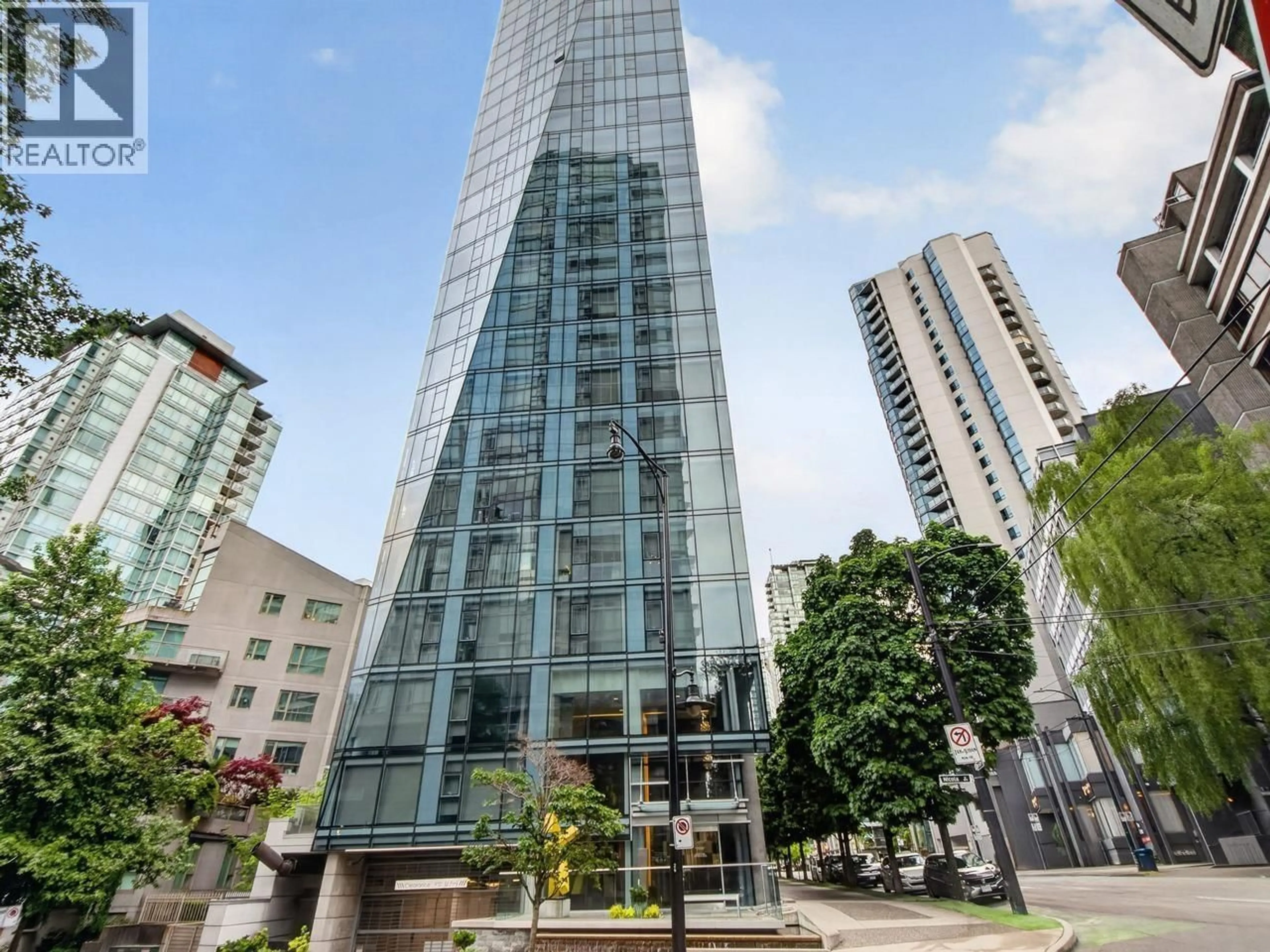 Indoor foyer for 1902 - 1499 PENDER STREET, Vancouver British Columbia V6G0A7
