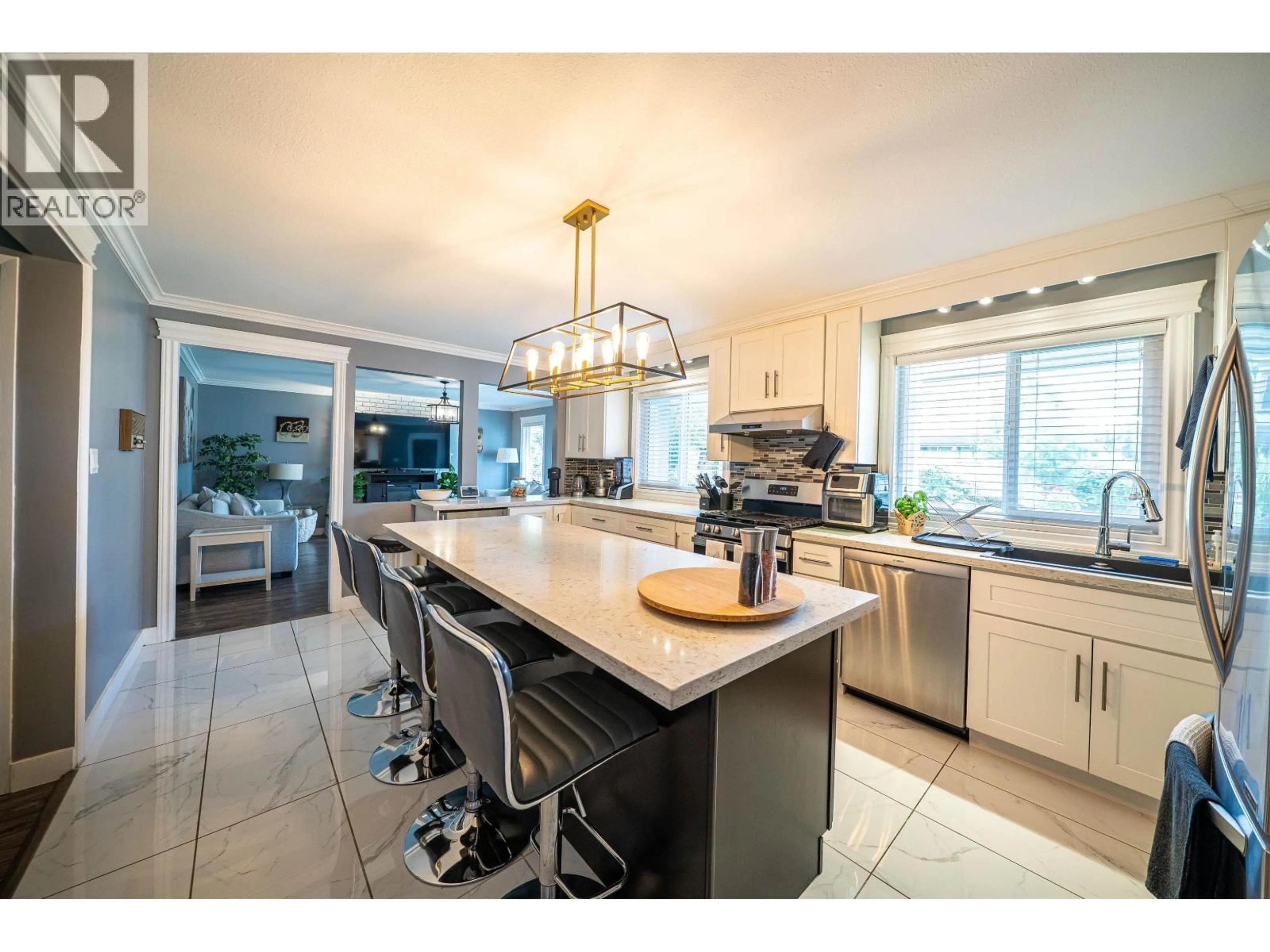 Open concept kitchen, ceramic/tile floor for 11860 DEWSBURY DRIVE, Richmond British Columbia V6X2Y7