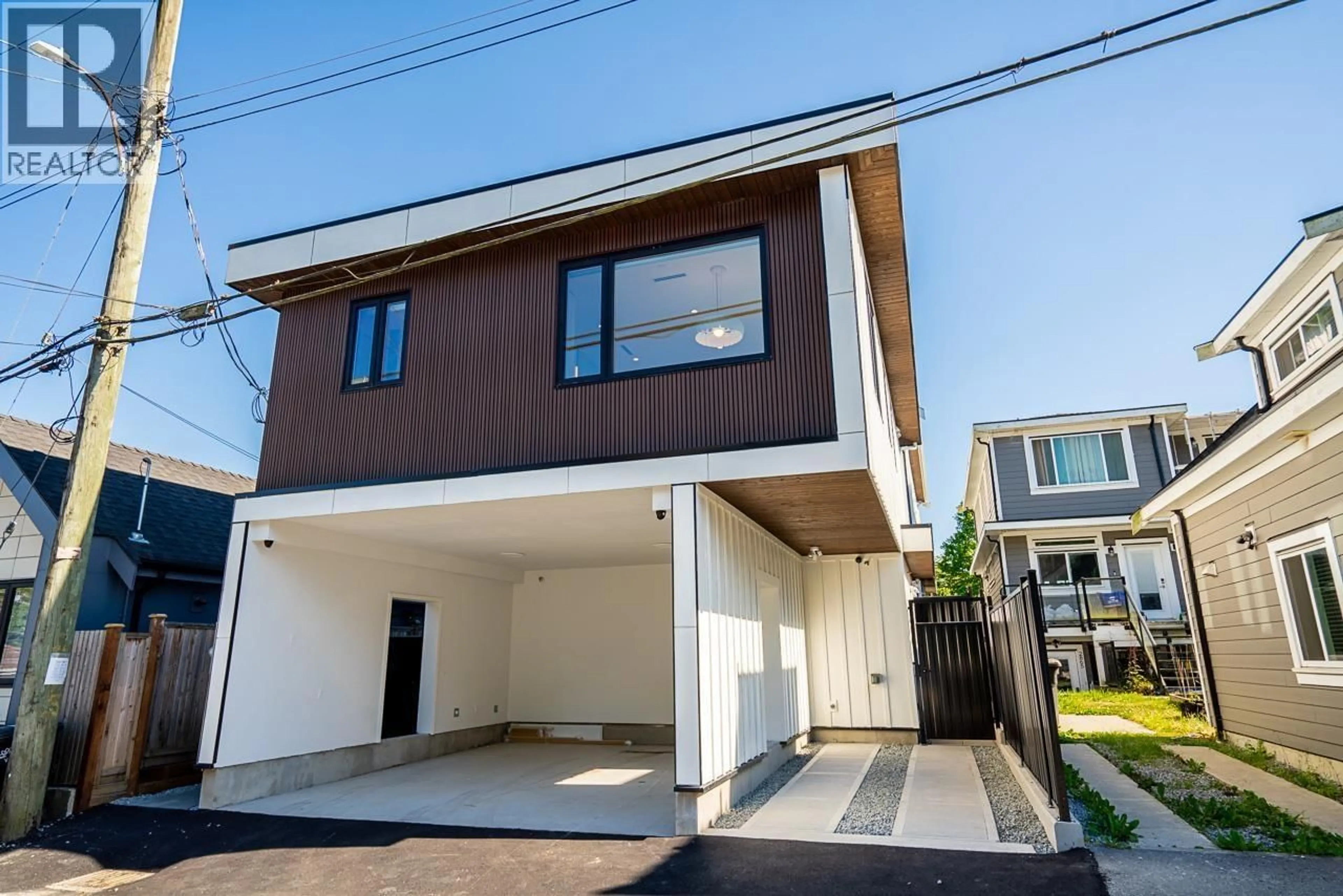 Home with vinyl exterior material, street for 2877 CAMBRIDGE STREET, Vancouver British Columbia V5J3Z1