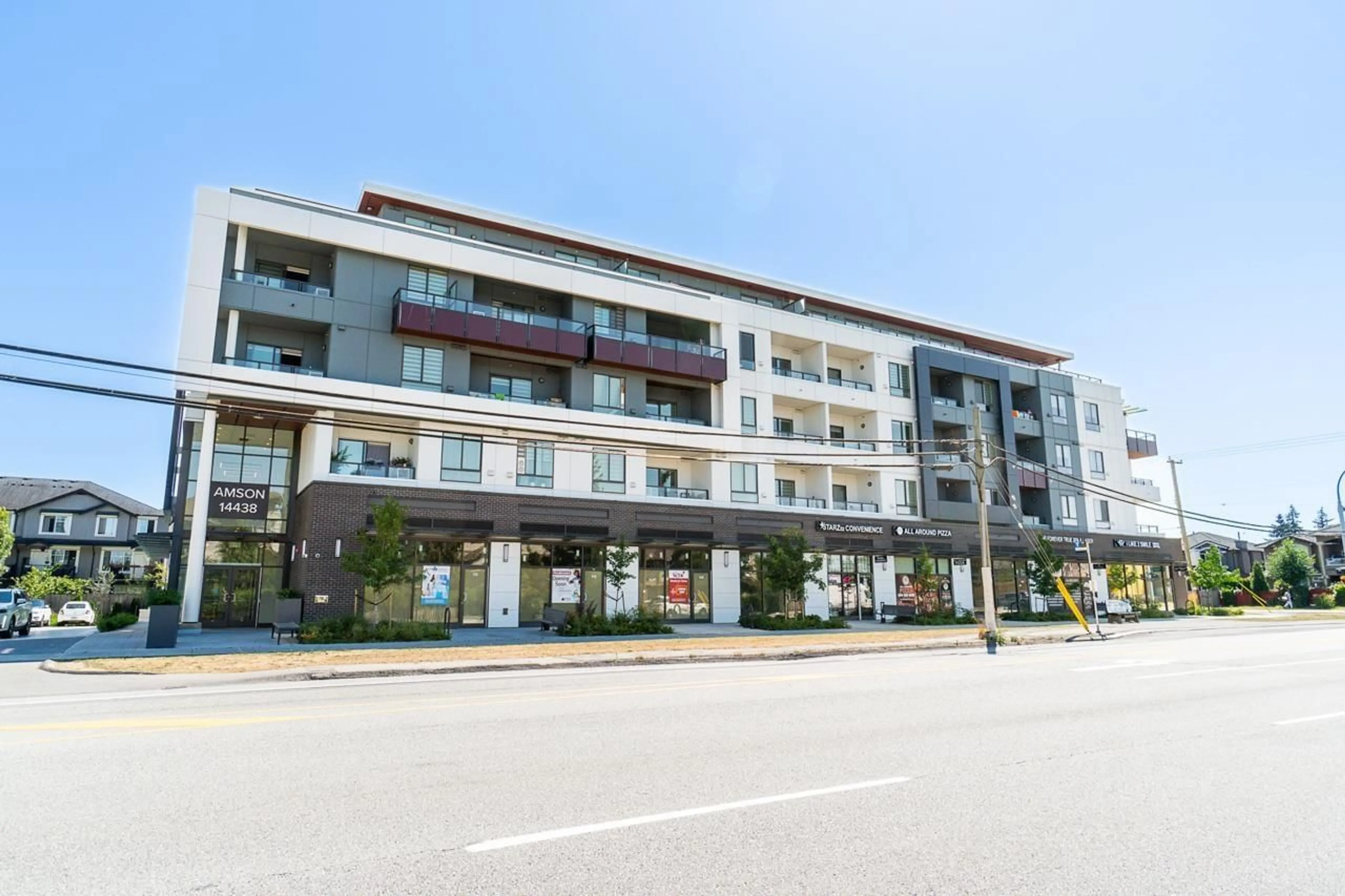 Patio, building for B203 - 14438 72 AVENUE, Surrey British Columbia V3S2E7
