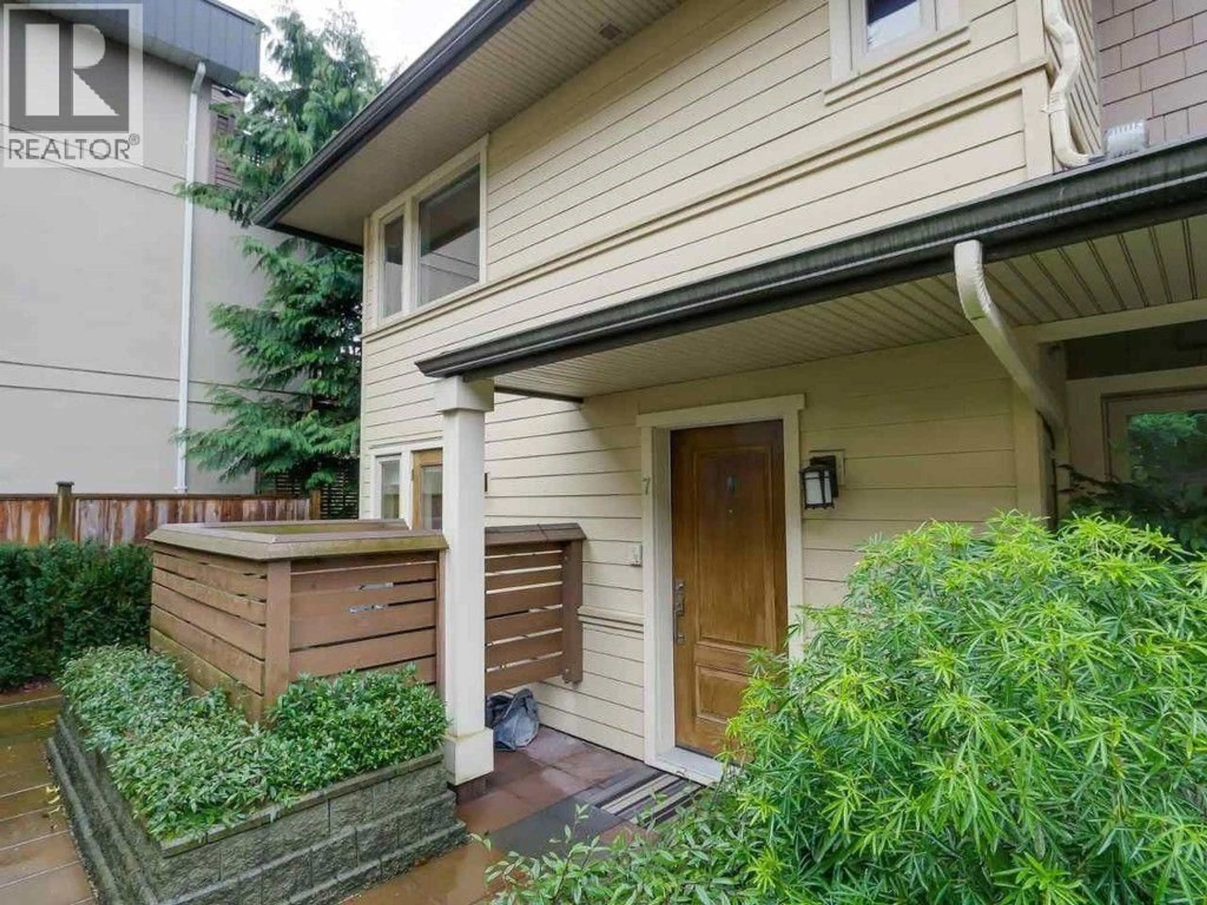 Unknown for 7 - 215 4 STREET, North Vancouver British Columbia V7L1J1