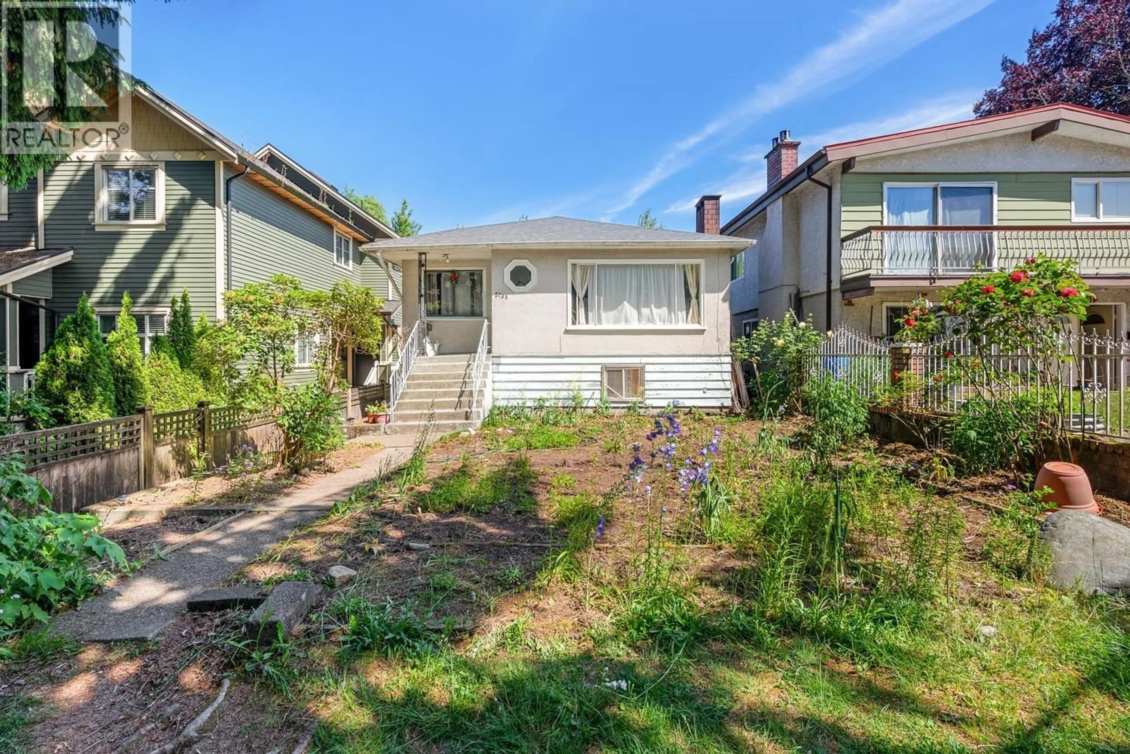 Unknown for 2733 EAST 28TH AVENUE, Vancouver British Columbia V5R1S1
