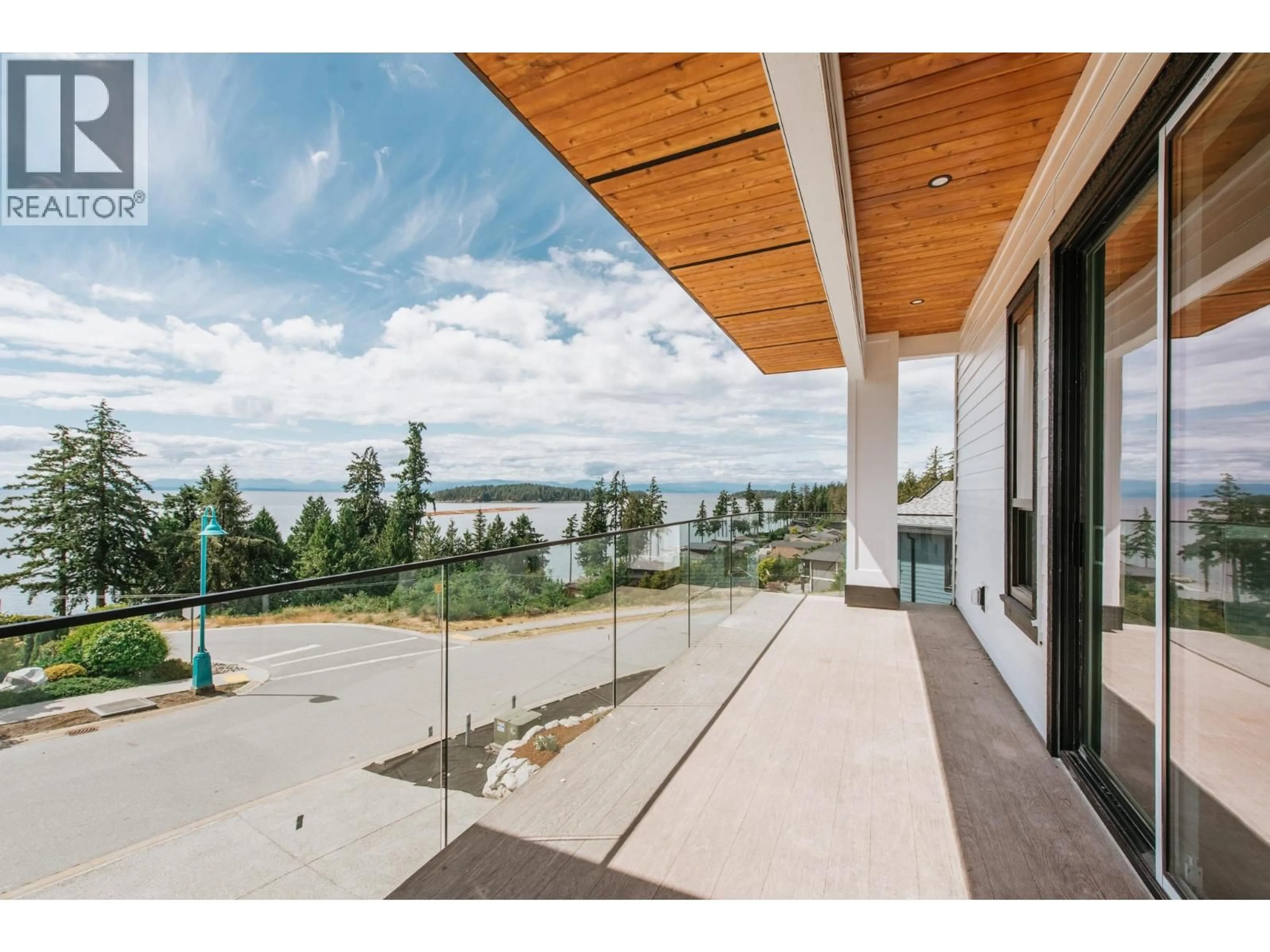 Patio, water/lake/river/ocean view for 5964 BARNACLE STREET, Sechelt British Columbia V7Z0V4