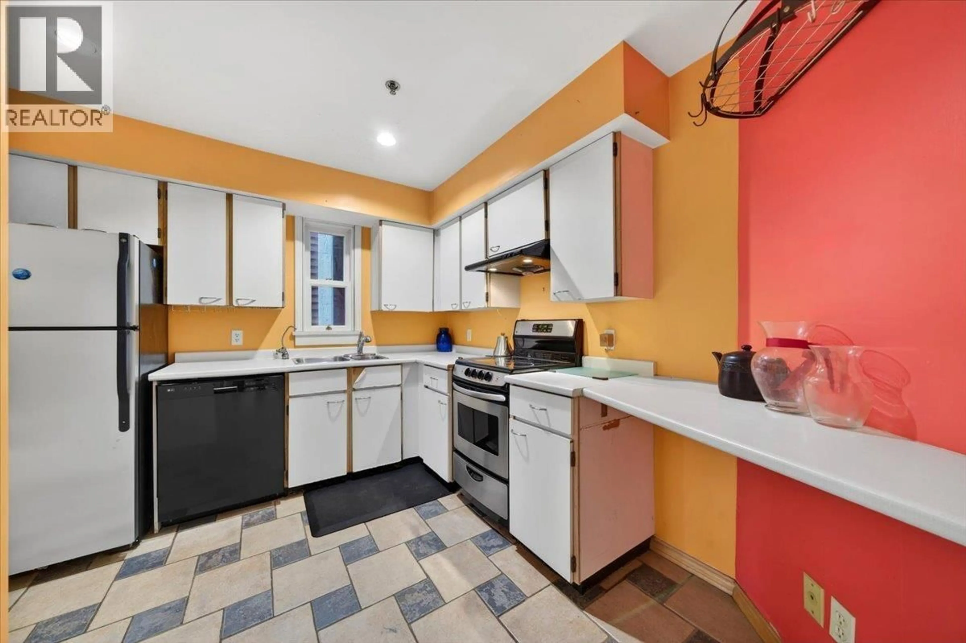 Standard kitchen, ceramic/tile floor for 751 KEEFER STREET, Vancouver British Columbia V6A1Y6