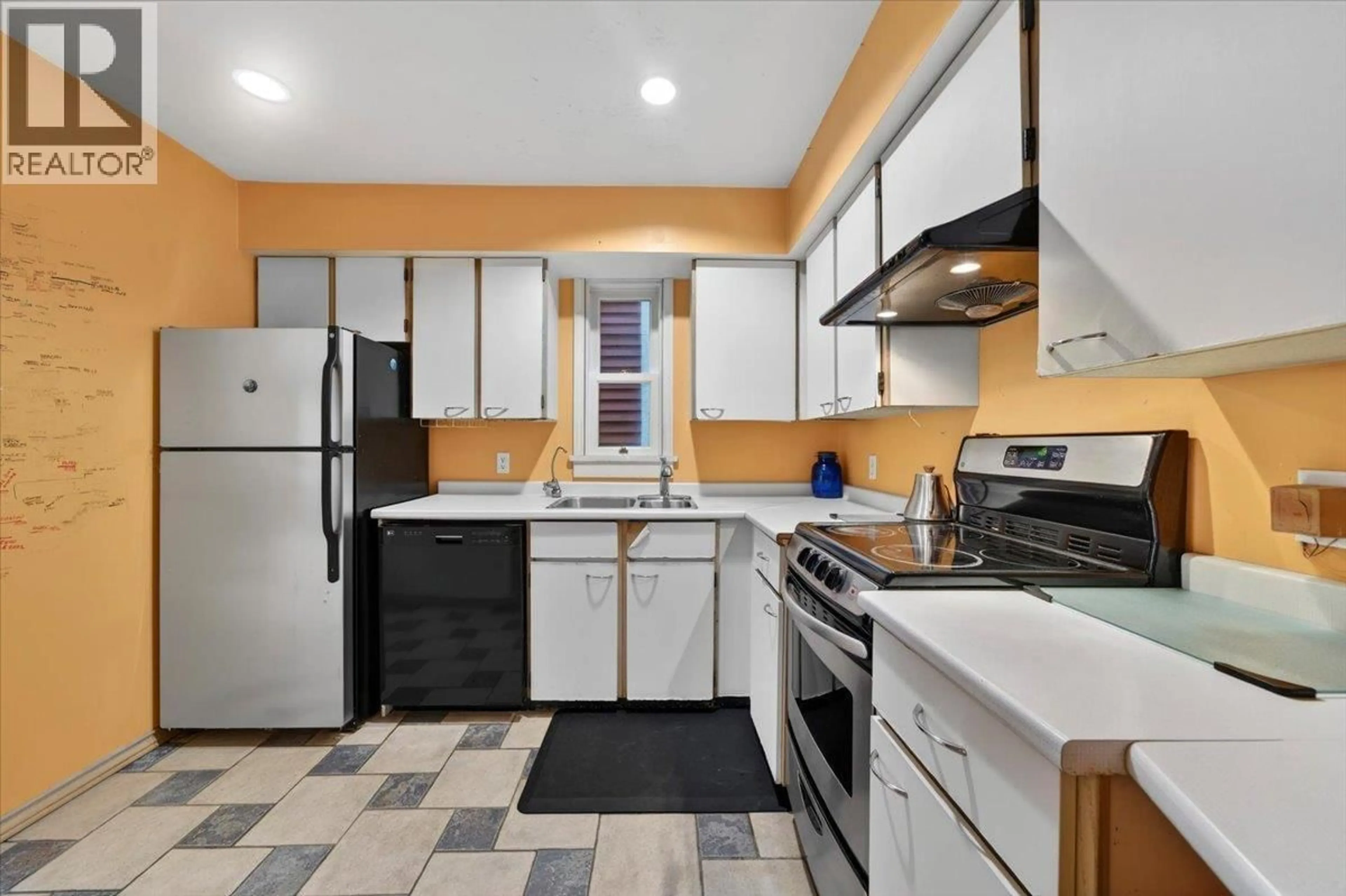 Standard kitchen, ceramic/tile floor for 751 KEEFER STREET, Vancouver British Columbia V6A1Y6