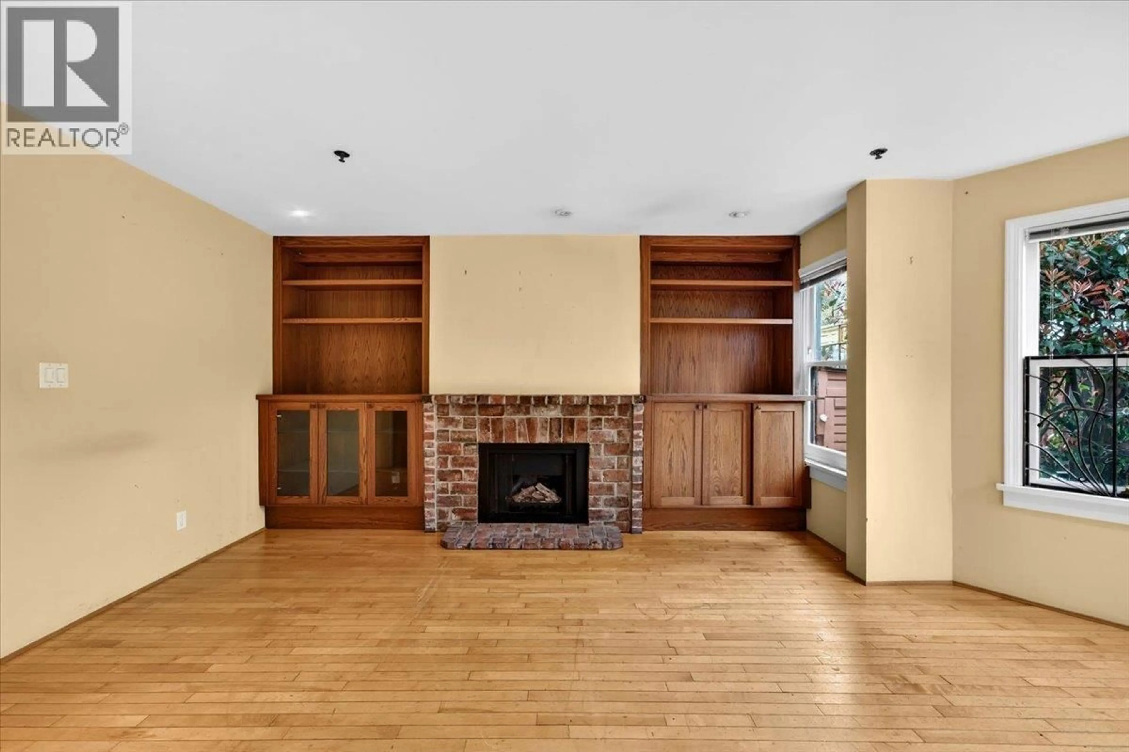 Unknown for 751 KEEFER STREET, Vancouver British Columbia V6A1Y6