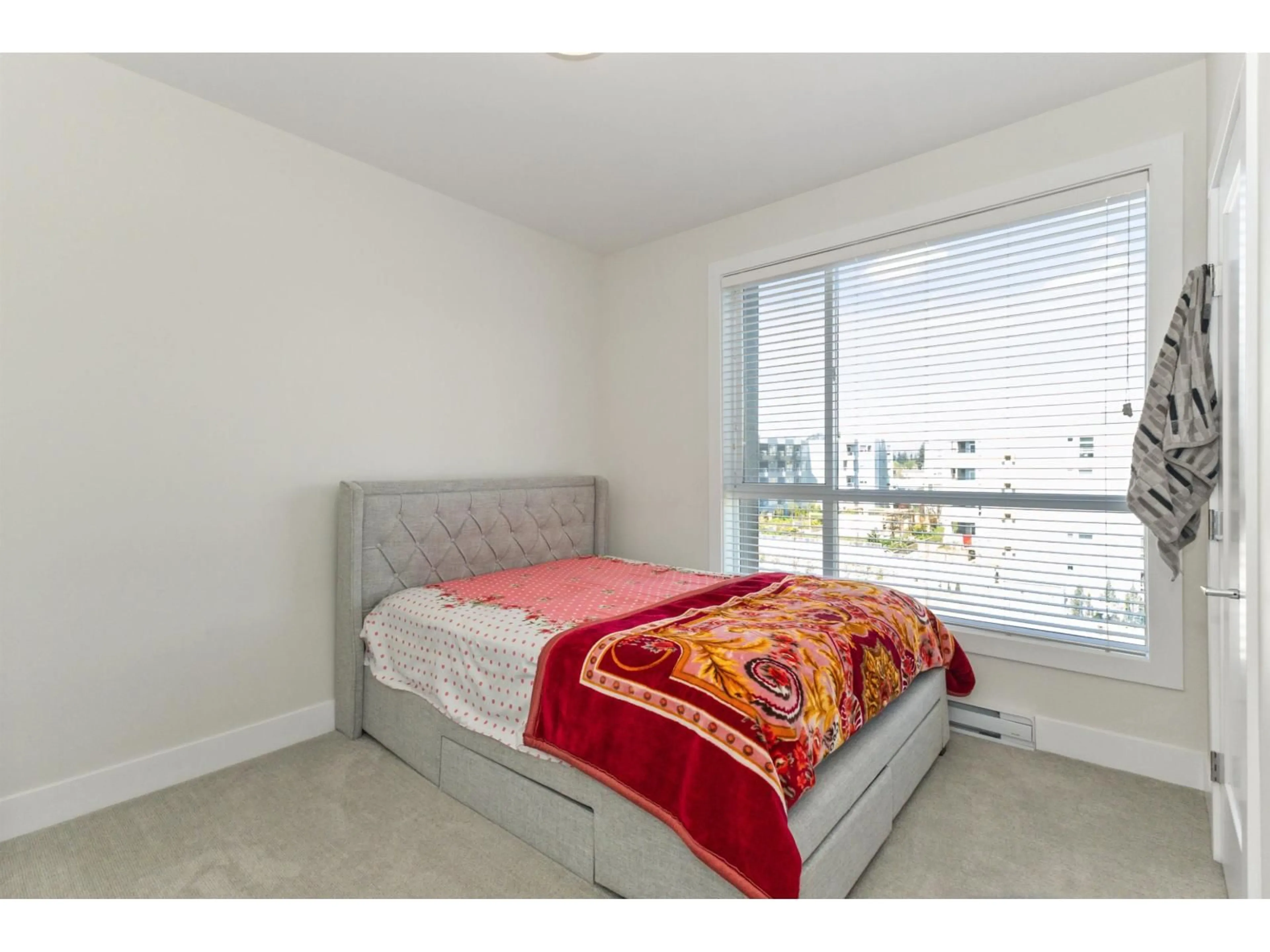 Bedroom with bed, unknown for 405 - 32838 VENTURA AVENUE, Abbotsford British Columbia V2S0M5