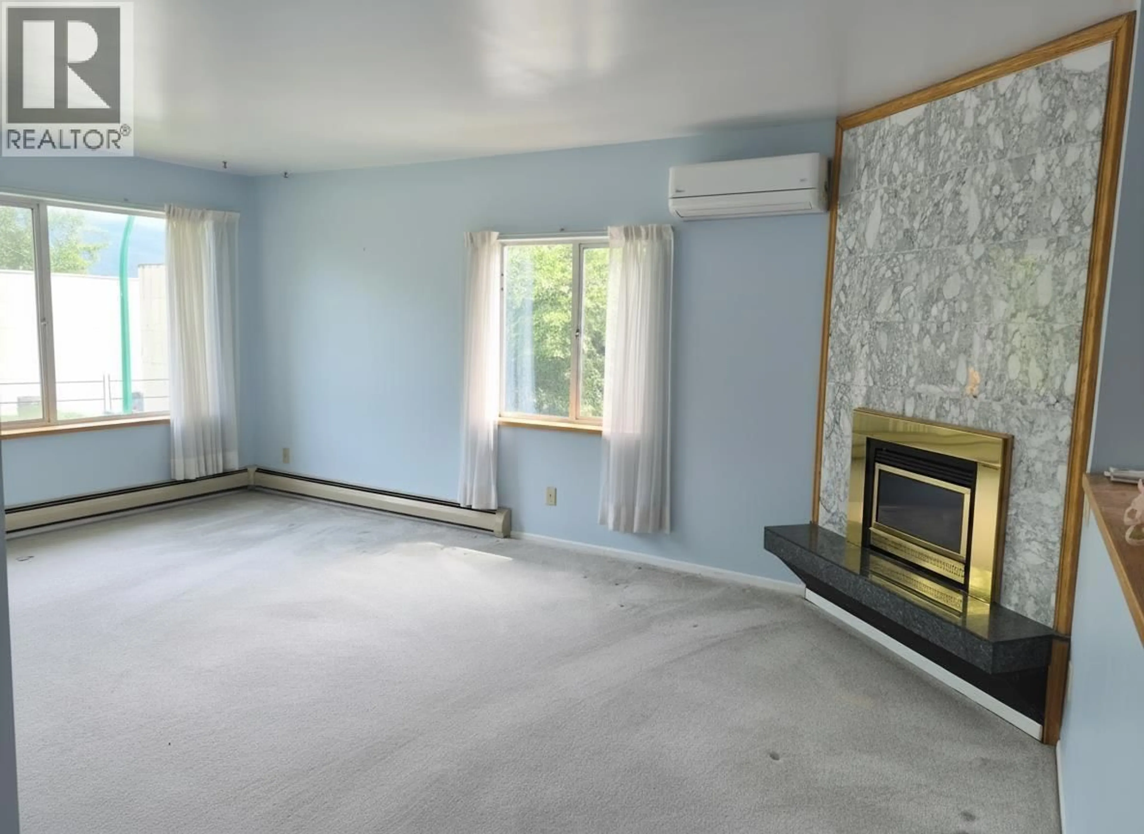 A pic of a room for 4298 MCGILL STREET, Burnaby British Columbia V5C1M9