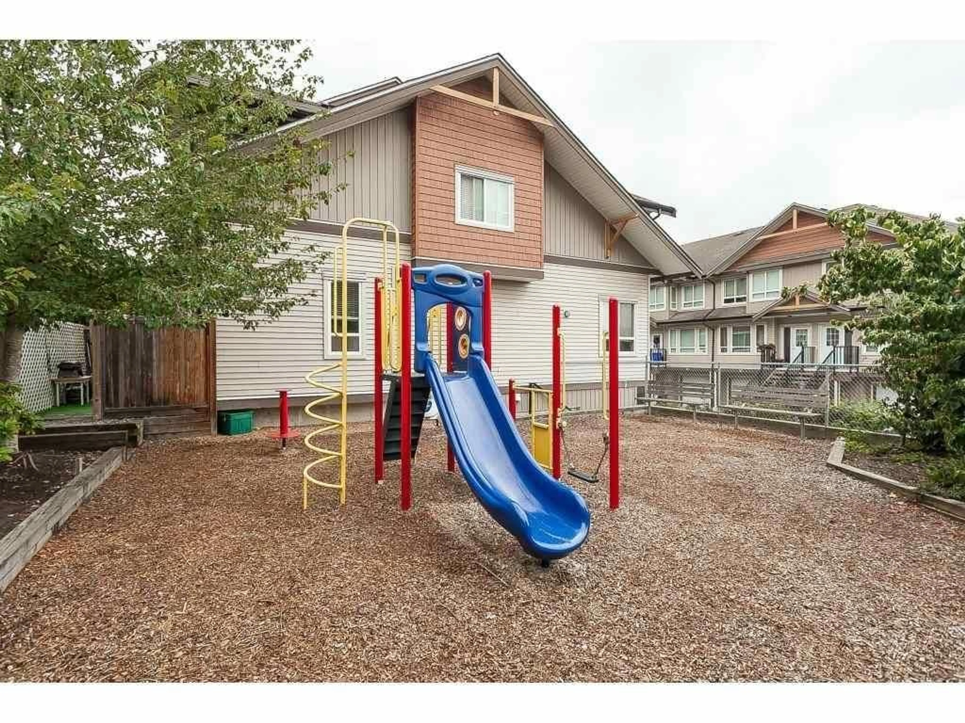 Patio, building for 13 - 20187 68TH AVENUE, Langley British Columbia V2Y0L6