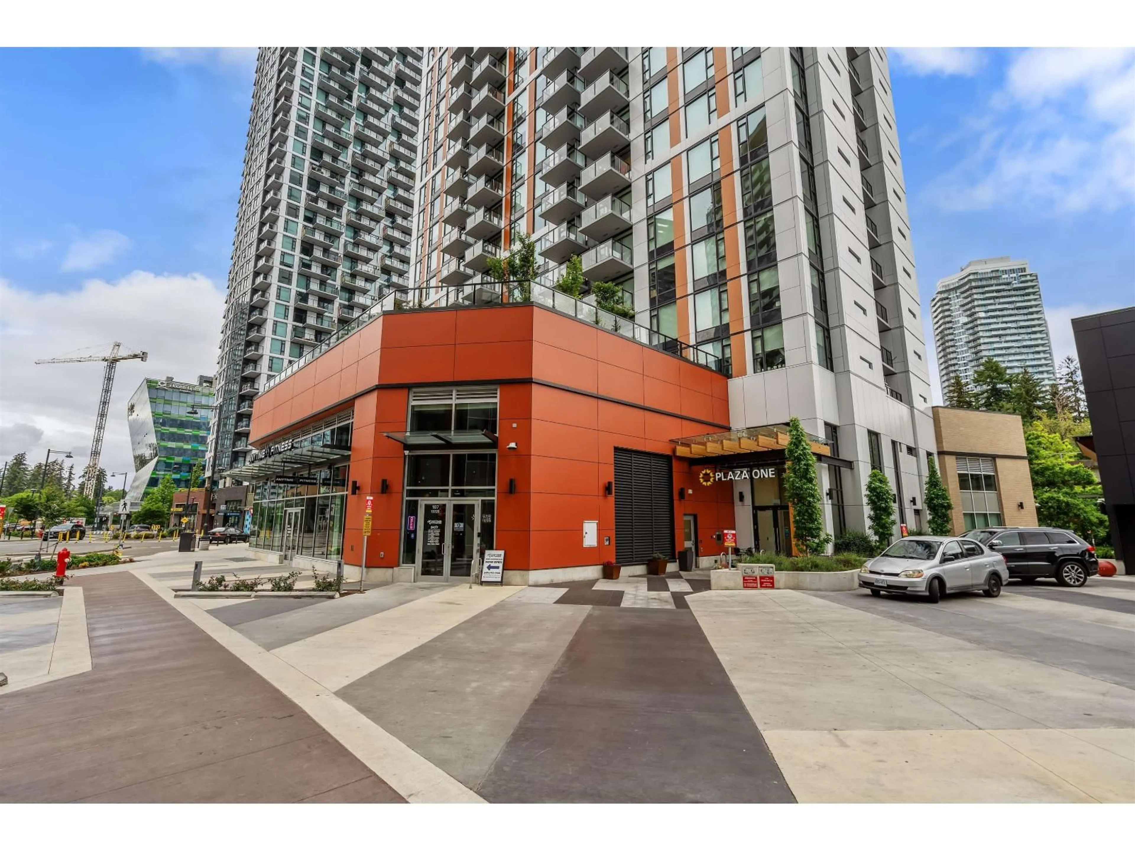 Indoor foyer for 809 - 13725 GEORGE JUNCTION, Surrey British Columbia V3T0V7