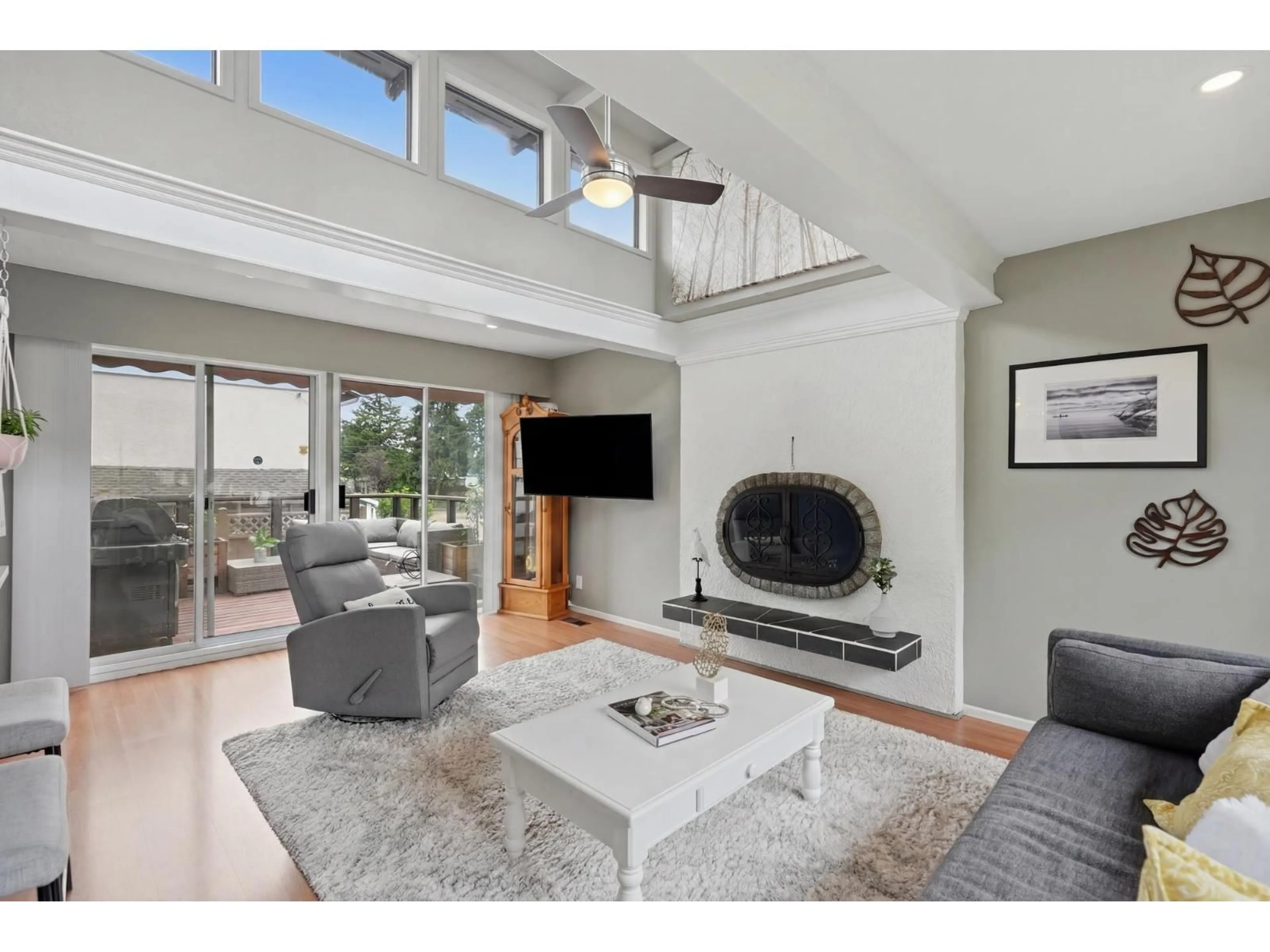 Living room with furniture, unknown for 7268 YORK CRESCENT, Delta British Columbia V4C4L5
