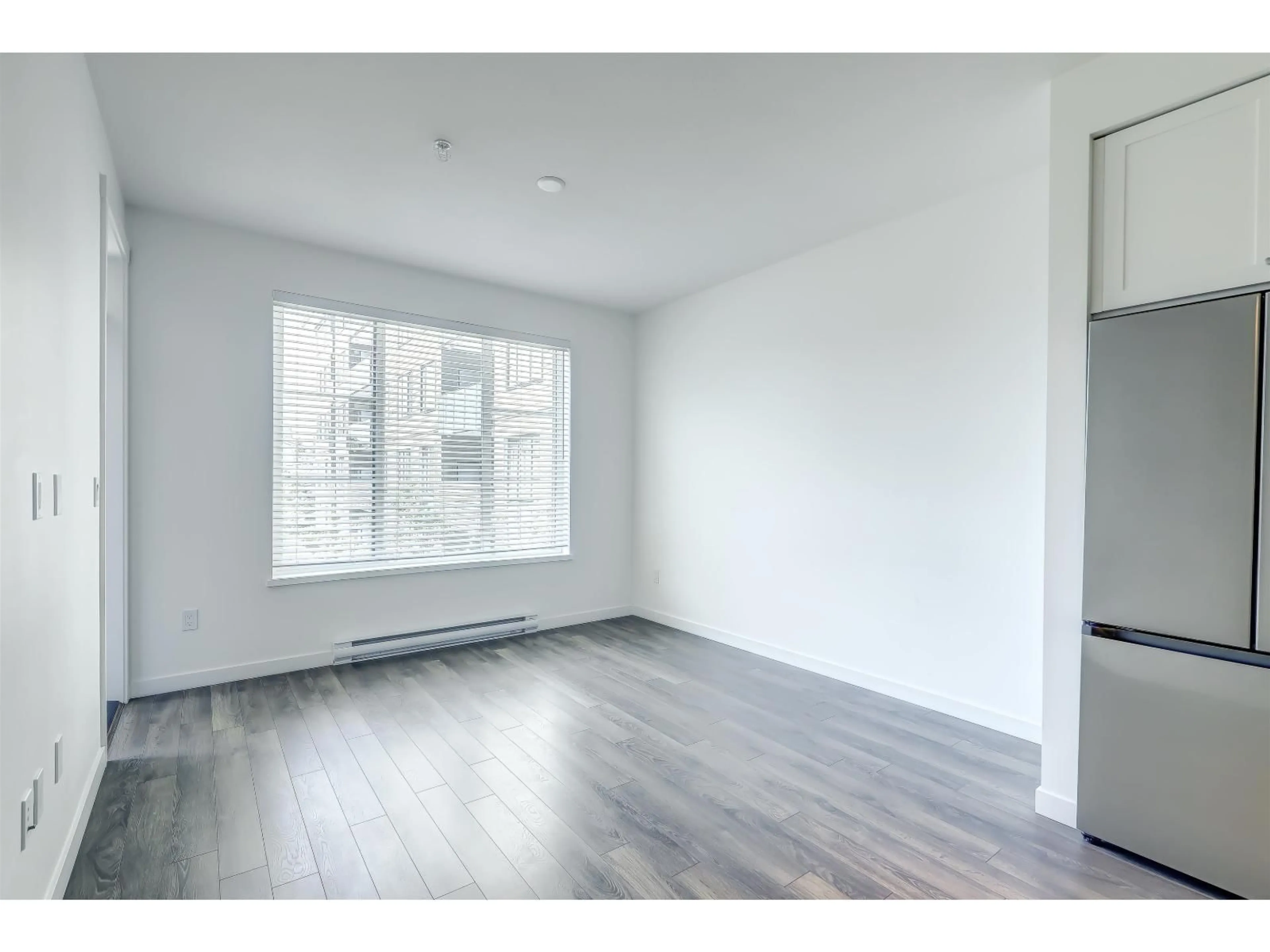 A pic of a room for 215 - 15825 85 AVENUE, Surrey British Columbia V4N6W9