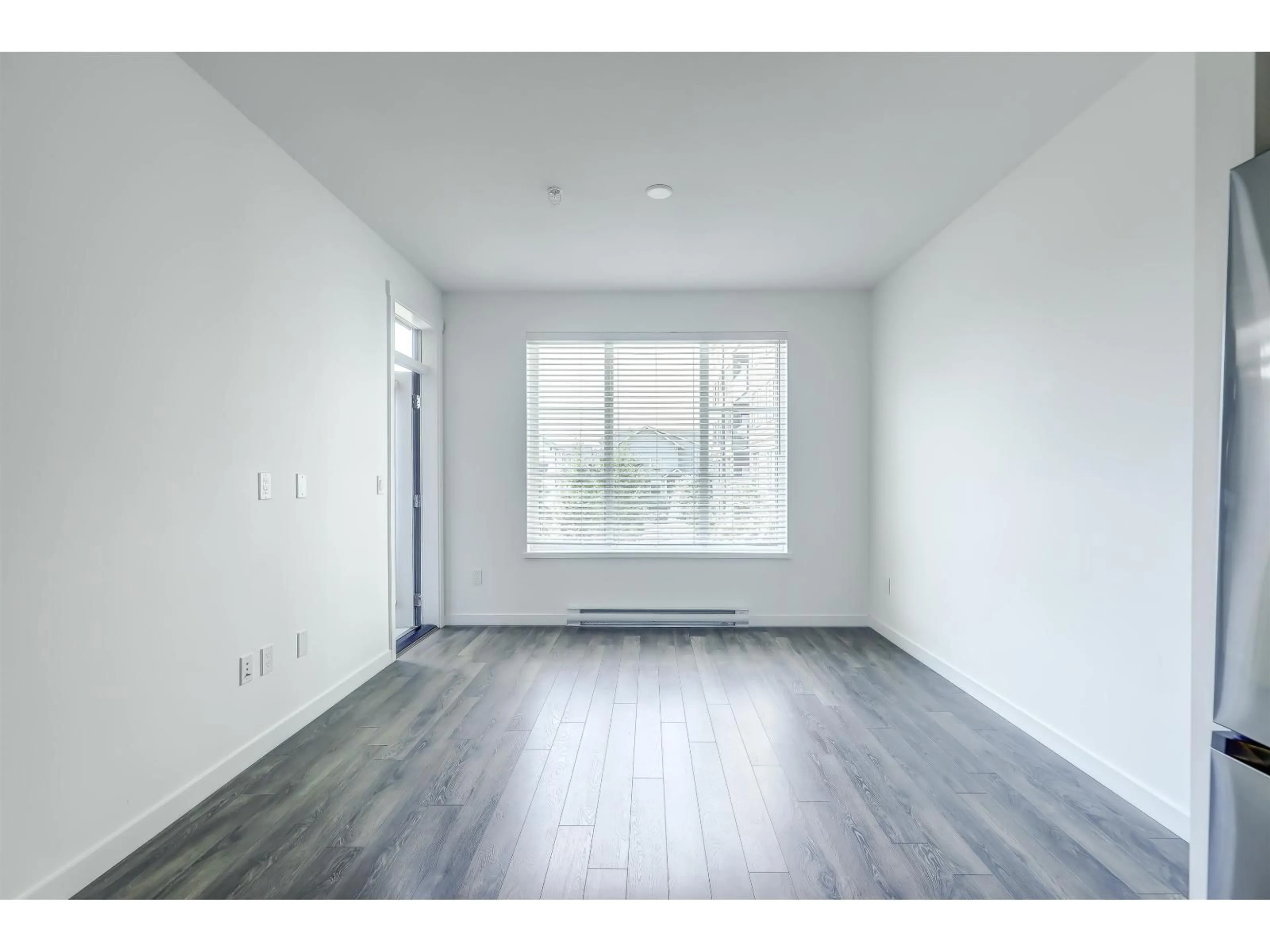 A pic of a room for 215 - 15825 85 AVENUE, Surrey British Columbia V4N6W9