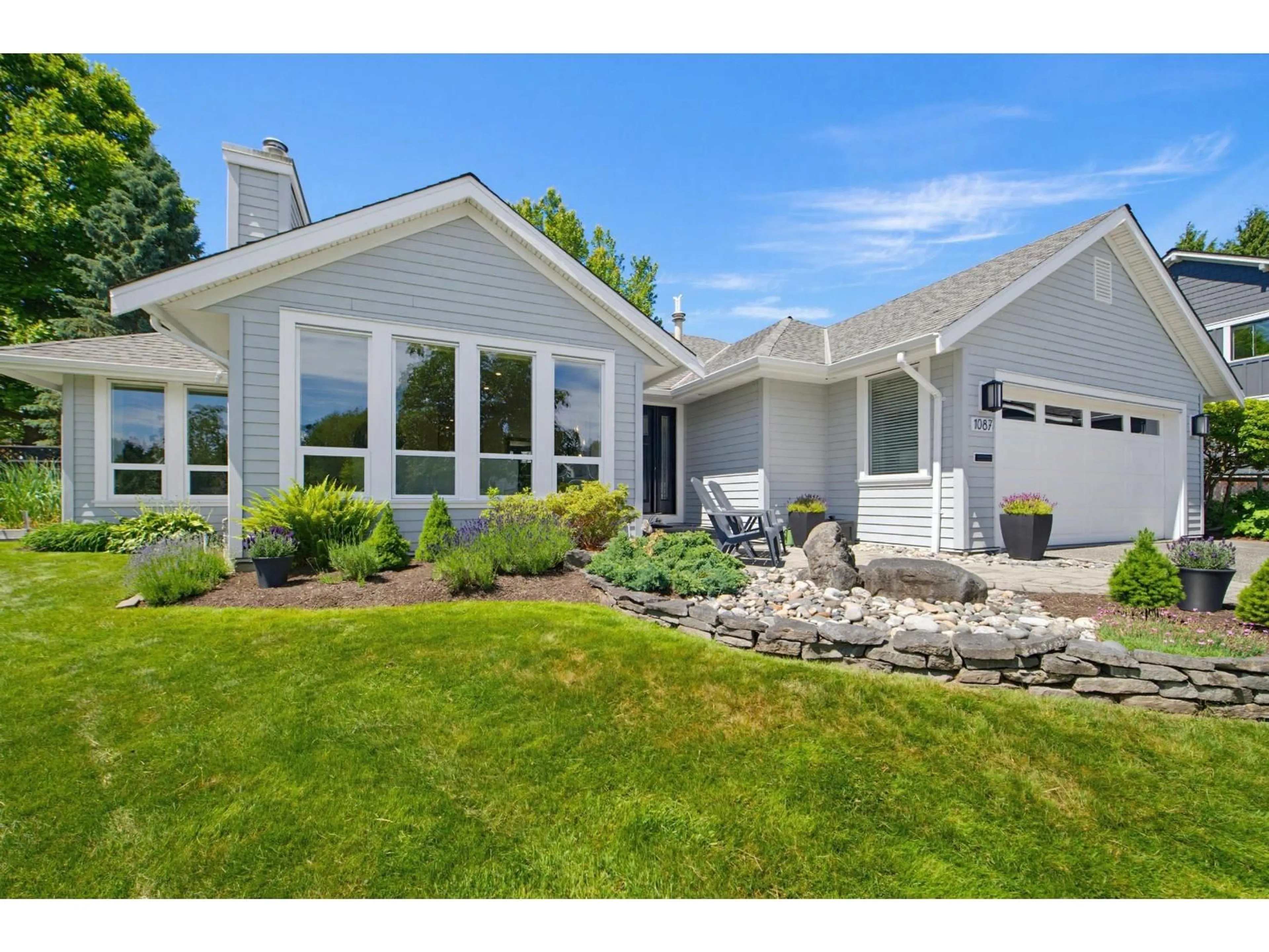Home with vinyl exterior material, unknown for 1087 161 STREET, Surrey British Columbia V4A7N2