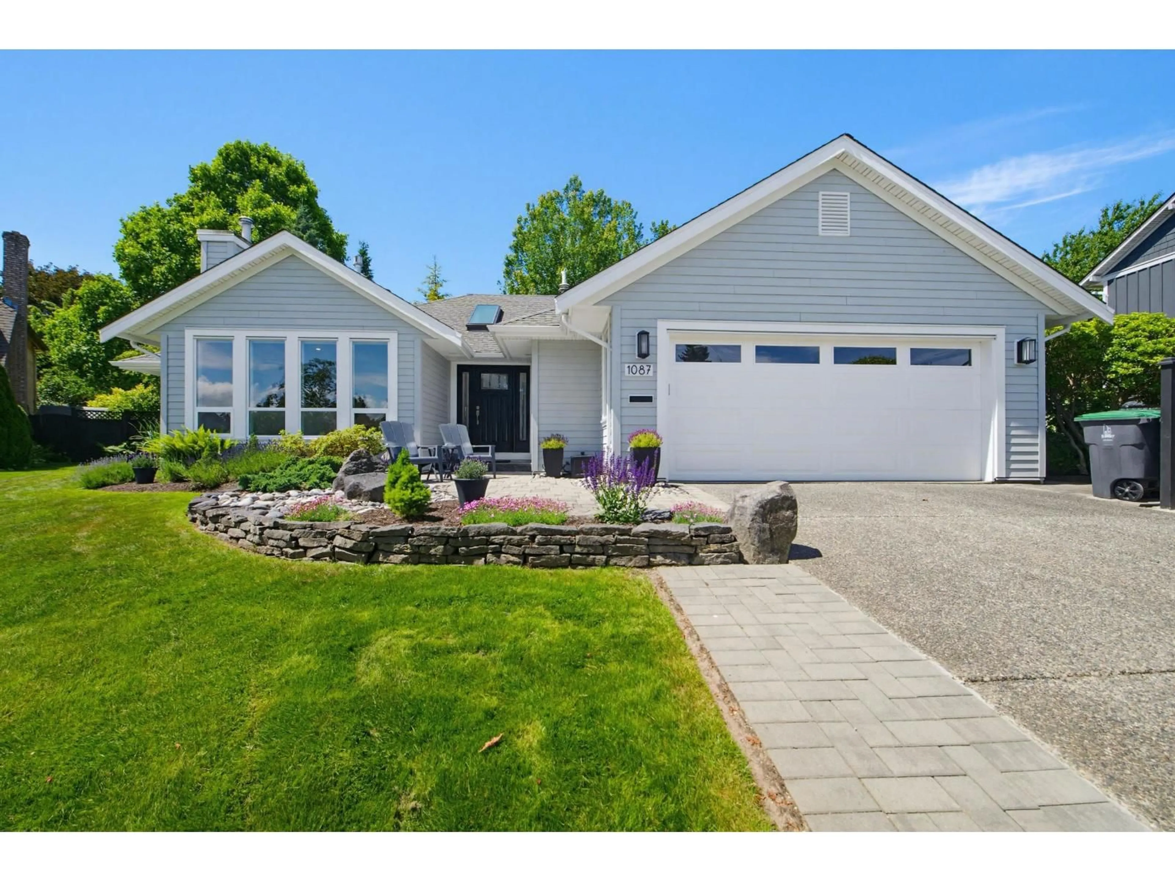 Home with vinyl exterior material, street for 1087 161 STREET, Surrey British Columbia V4A7N2