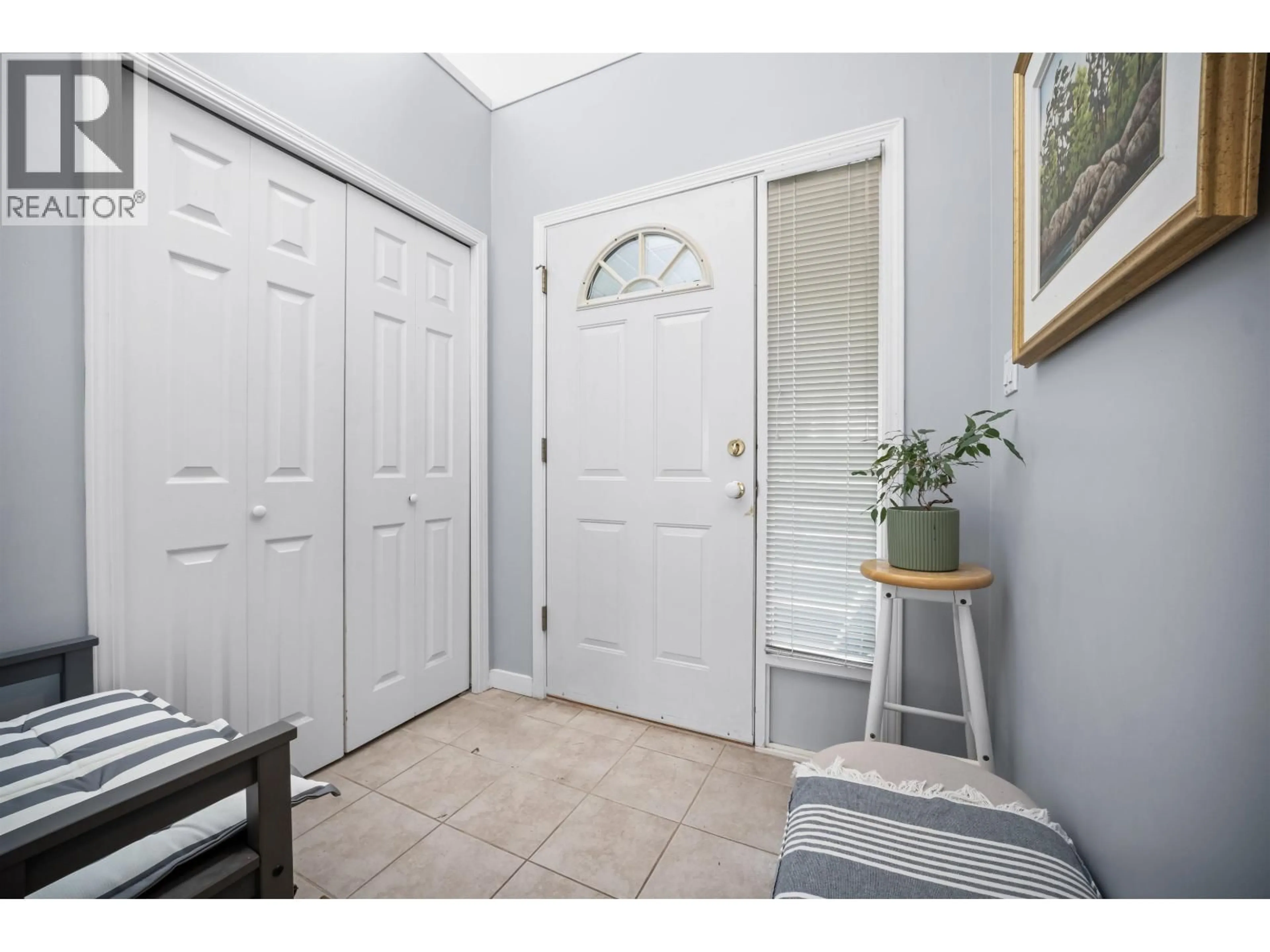 Indoor entryway for 1145 O'FLAHERTY GATE, Port Coquitlam British Columbia V3C6H2