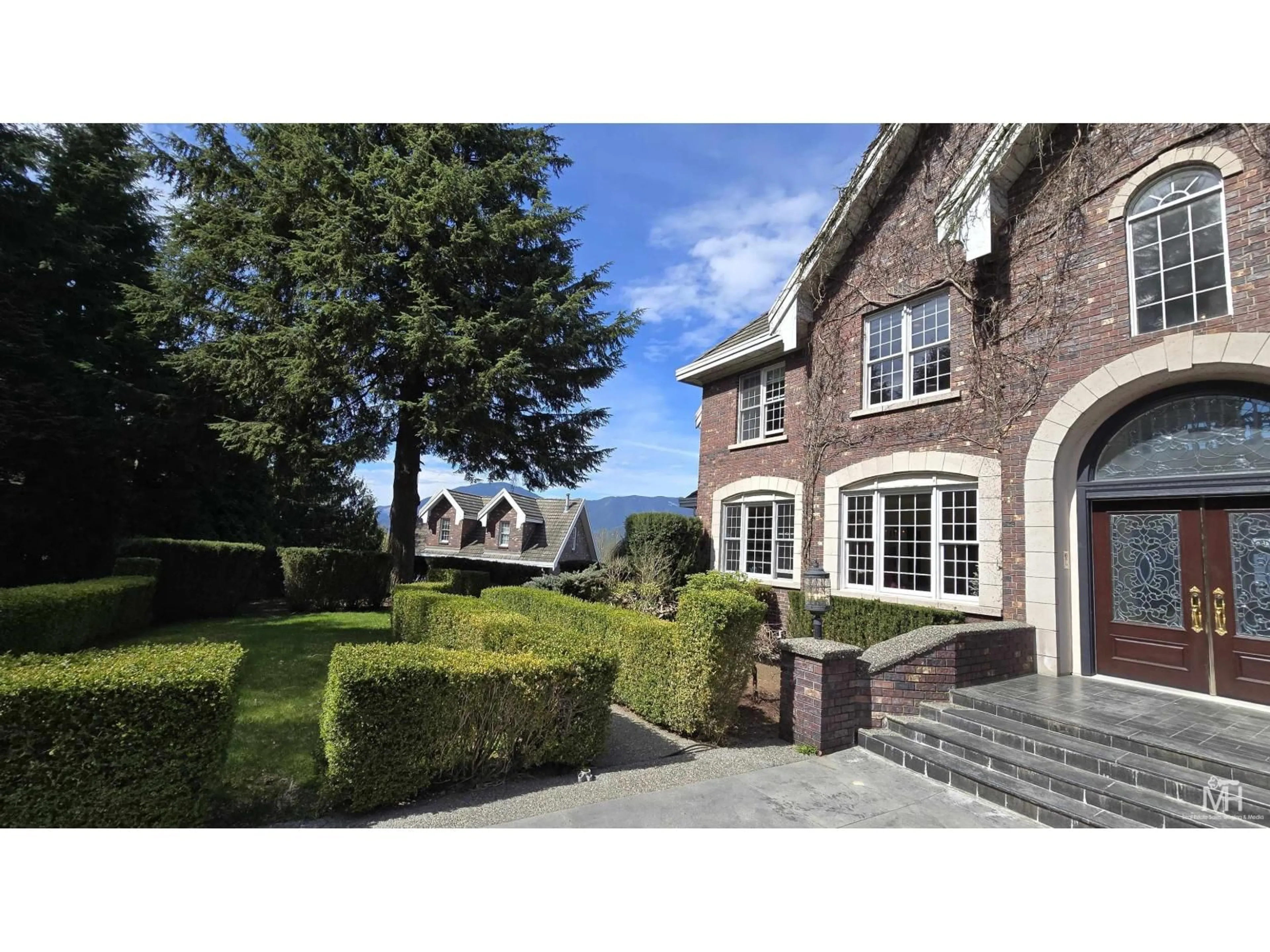 A pic from outside/outdoor area/front of a property/back of a property/a pic from drone, street for 8504 HUCKLEBERRY PLACE, Chilliwack British Columbia V2R4A3