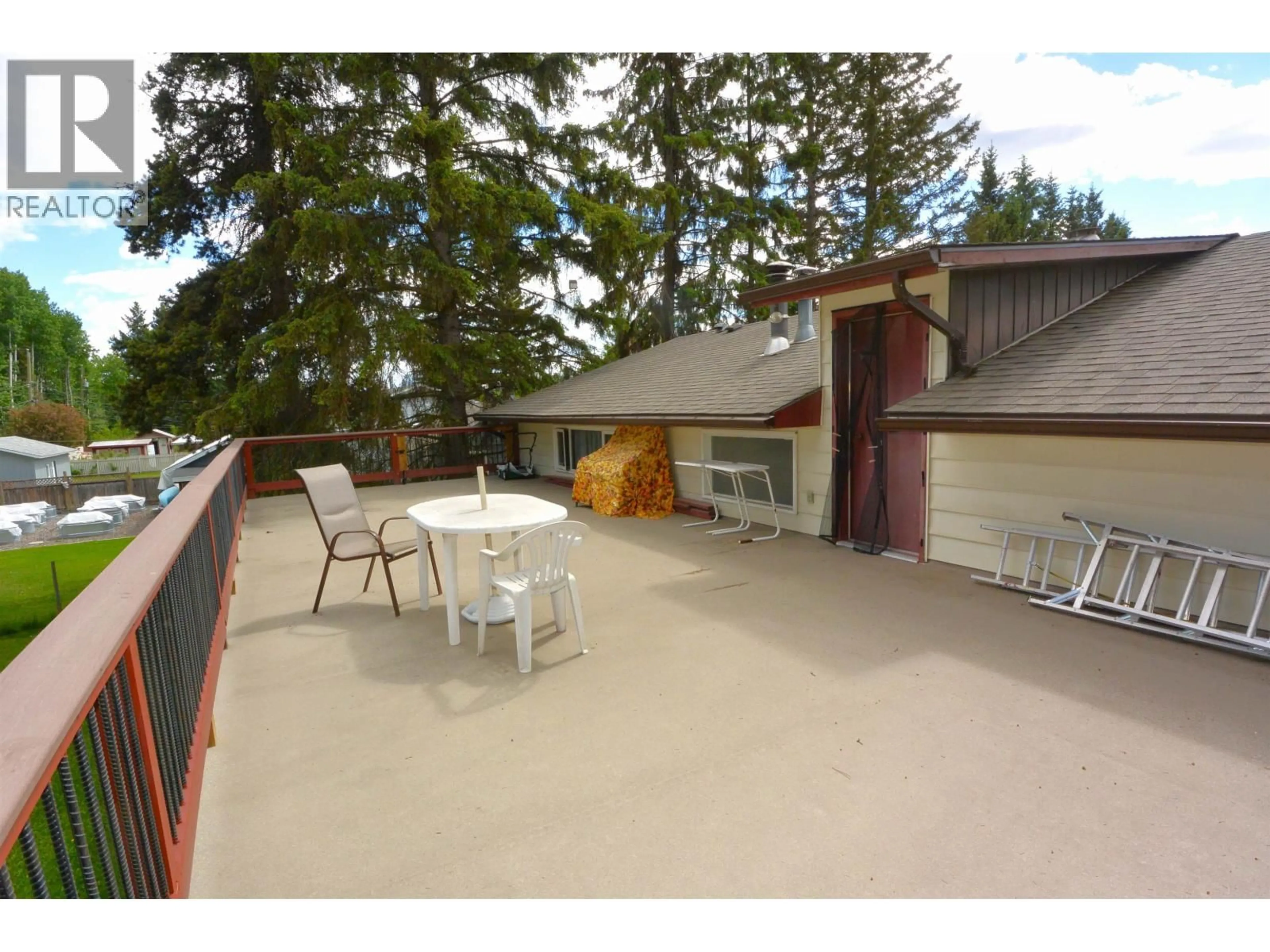 Patio, unknown for 3592 FOURTH AVENUE, Smithers British Columbia V0J2N0